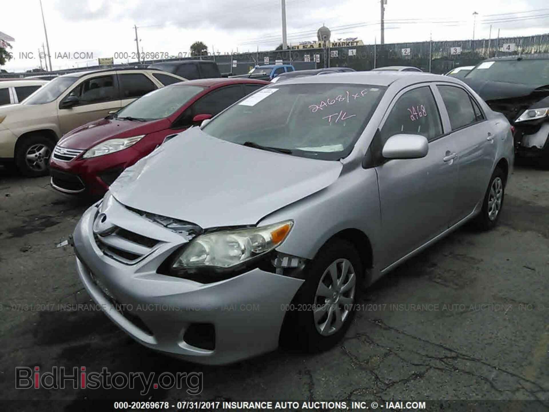 2013 Toyota Corolla - VIN: 2T1BU4EEXDC921520 - Photo 2