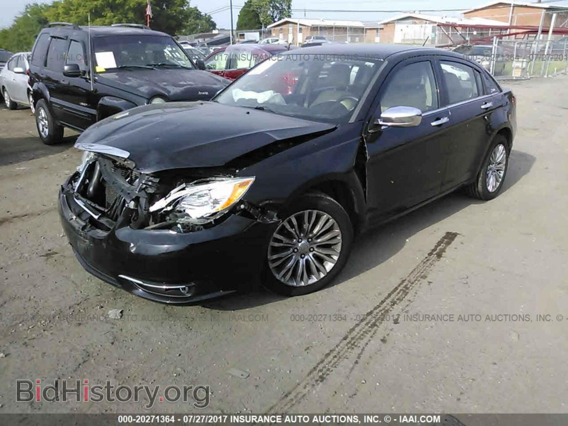 2011 Chrysler 200 - VIN: 1C3BC2FB6BN609852 - Фото 2