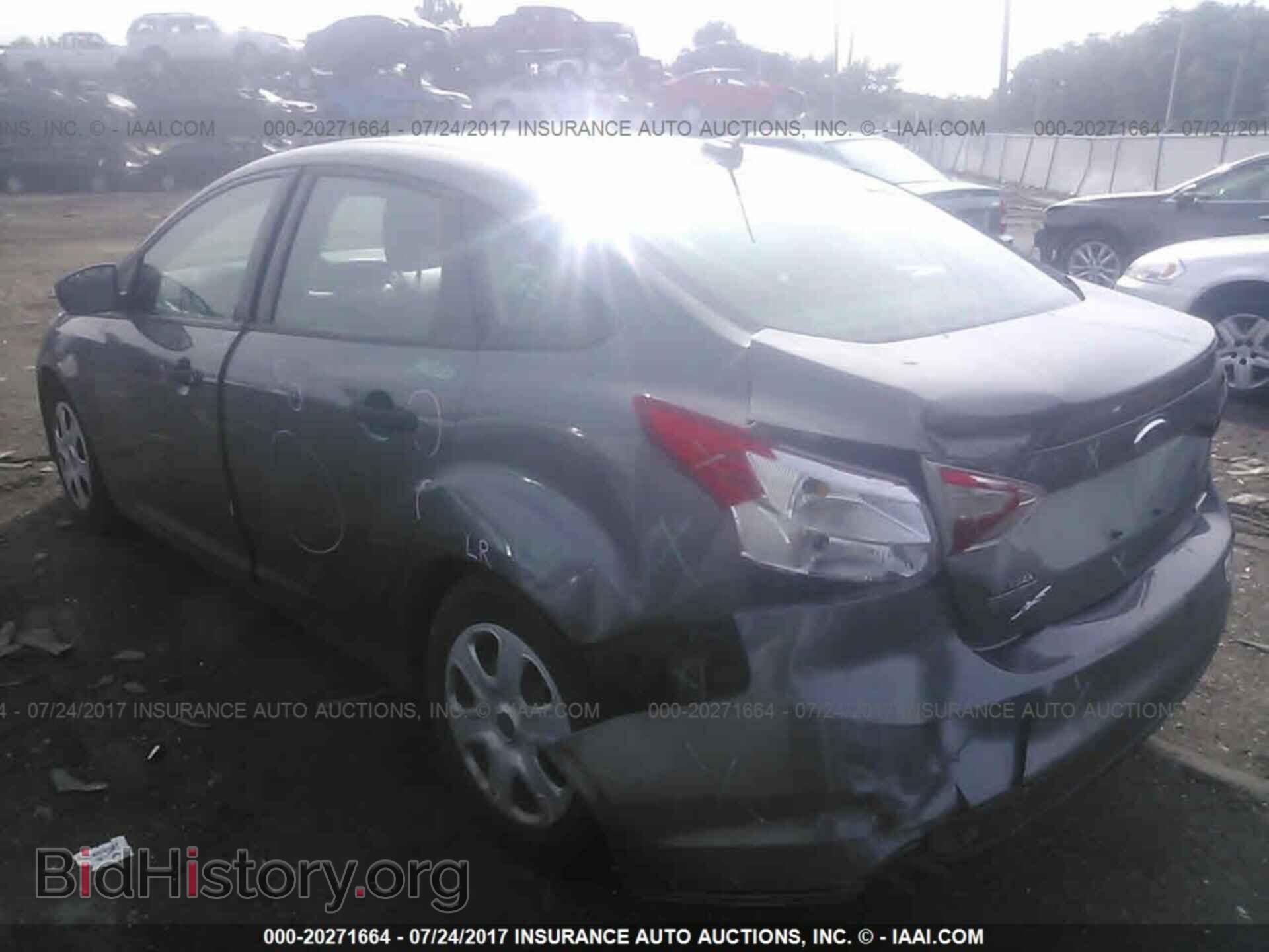 2012 Ford Focus - VIN: 1FAHP3E2XCL445493 - Photo 3