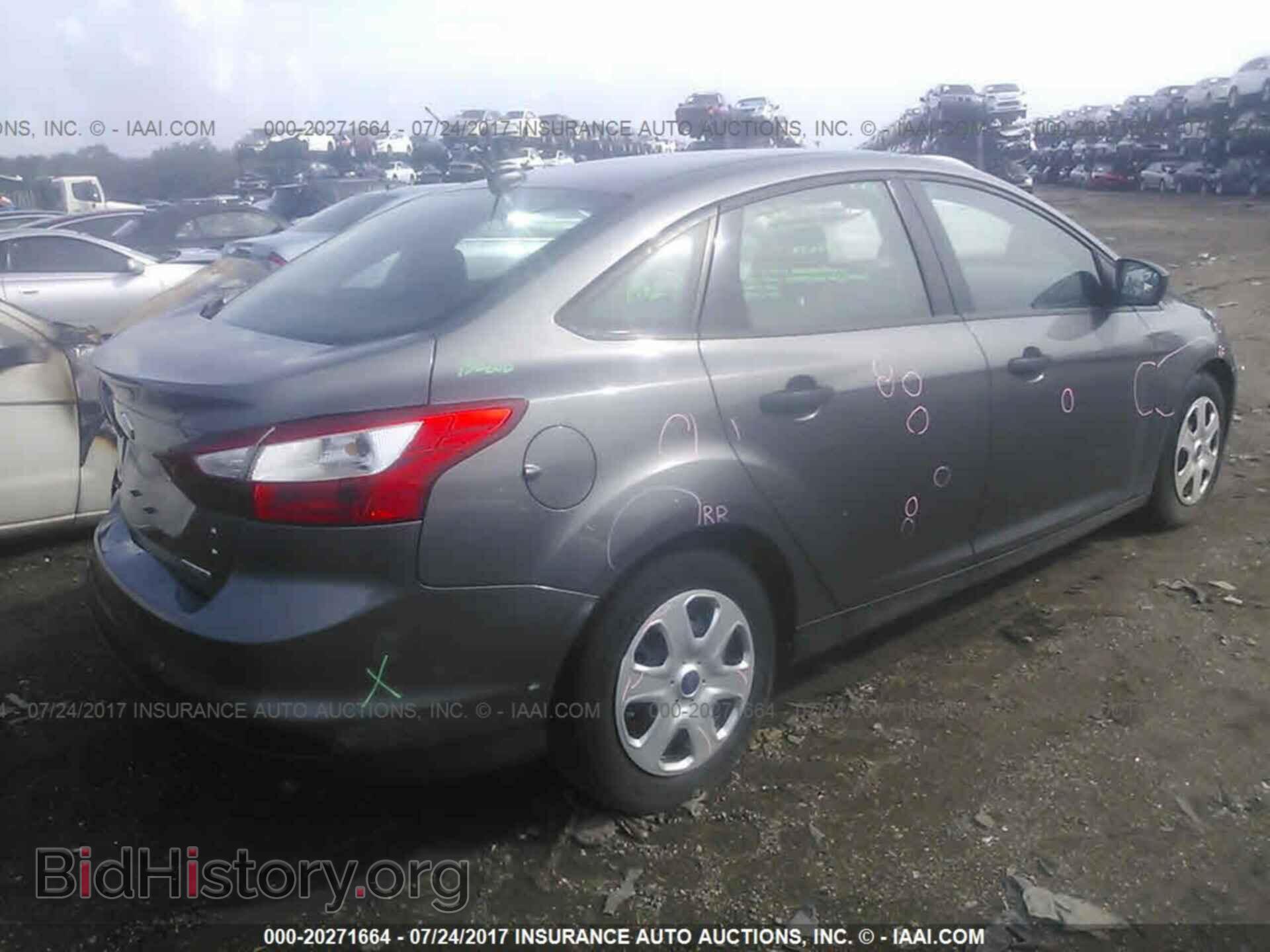 2012 Ford Focus - VIN: 1FAHP3E2XCL445493 - Photo 4