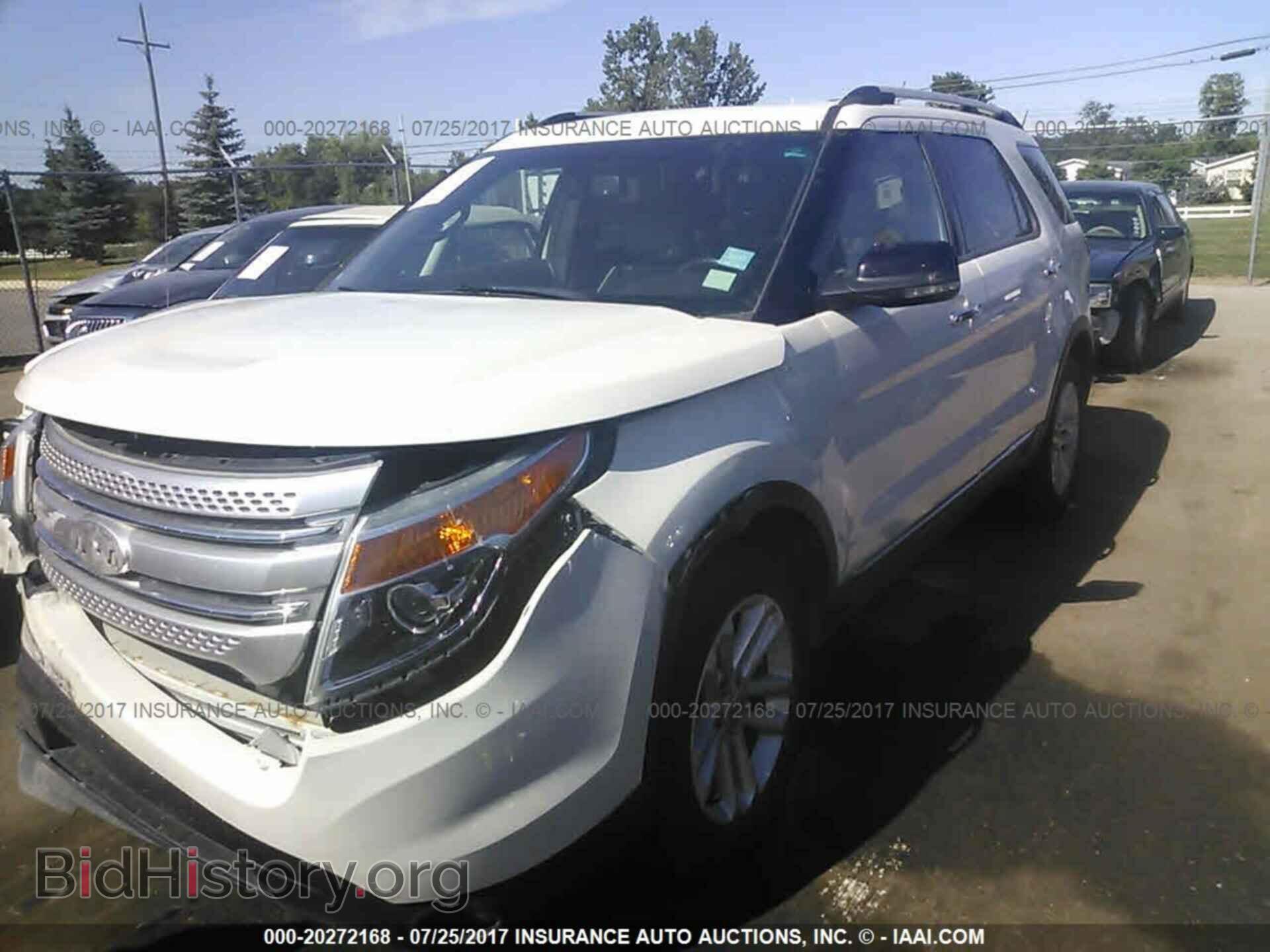 2011 Ford Explorer - VIN: 1FMHK7D85BGA18067 - Photo 2
