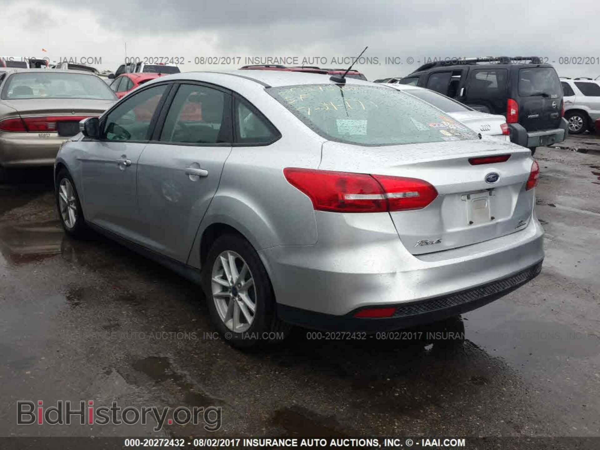 2016 Ford Focus - VIN: 1FADP3F29GL360650 - Photo 3