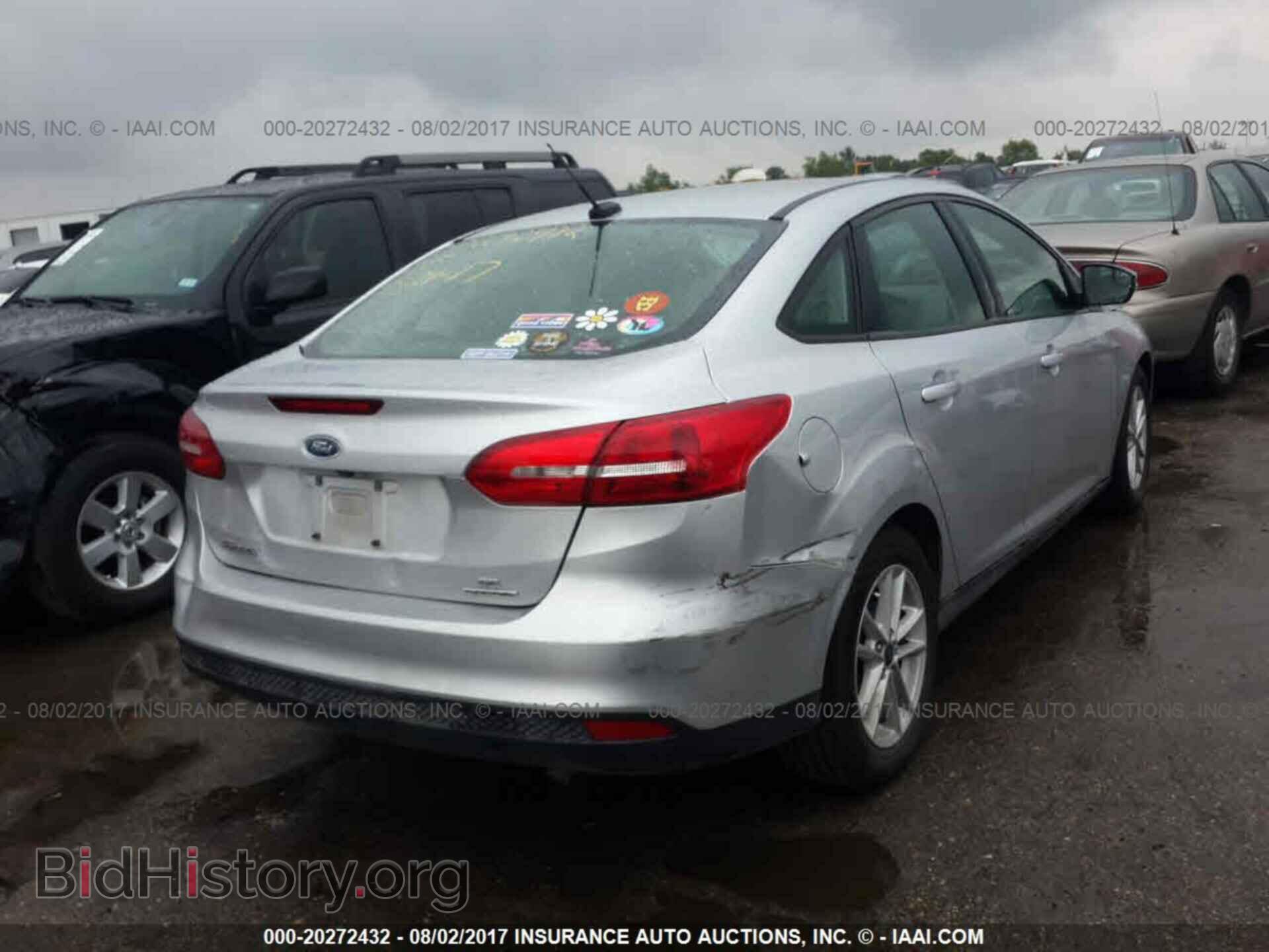 2016 Ford Focus - VIN: 1FADP3F29GL360650 - Photo 4