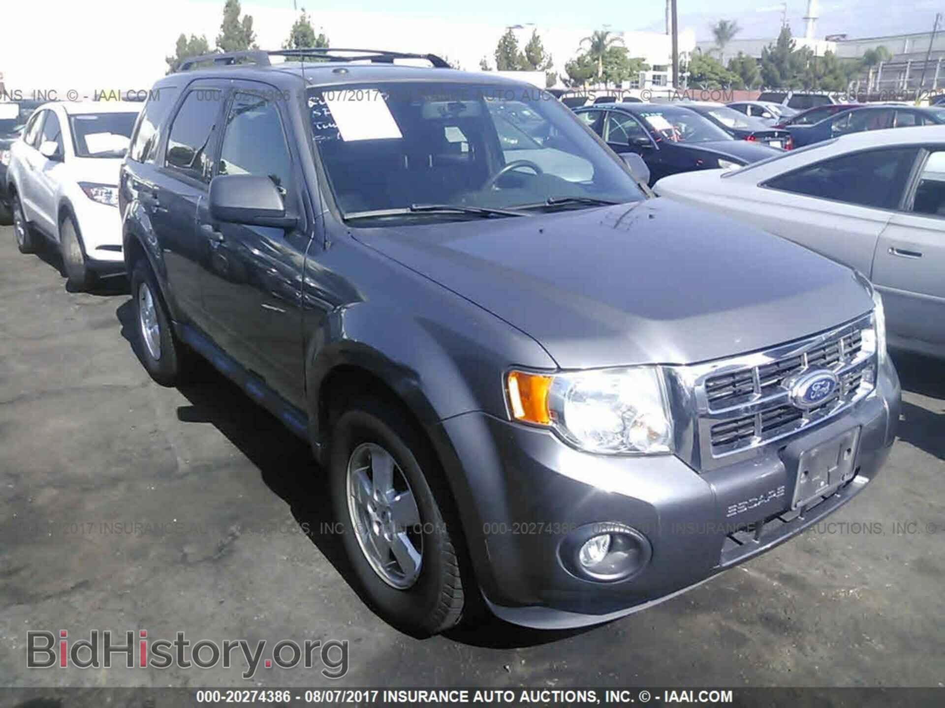 Photo 1FMCU0D75BKA44409 - Ford Escape 2011