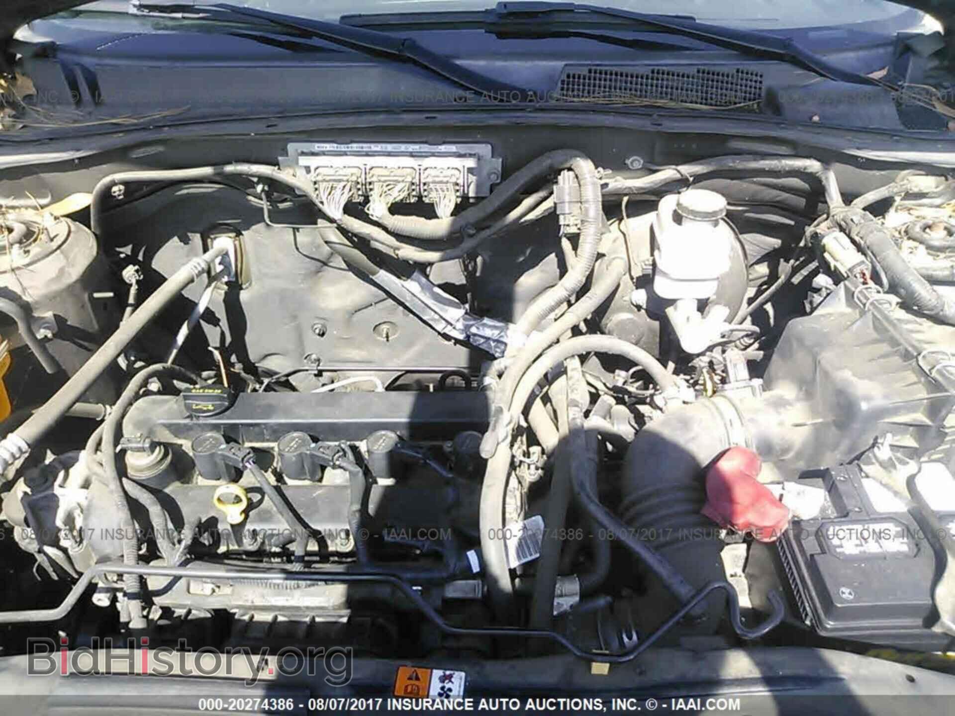 2011 Ford Escape - VIN: 1FMCU0D75BKA44409 - Photo 10