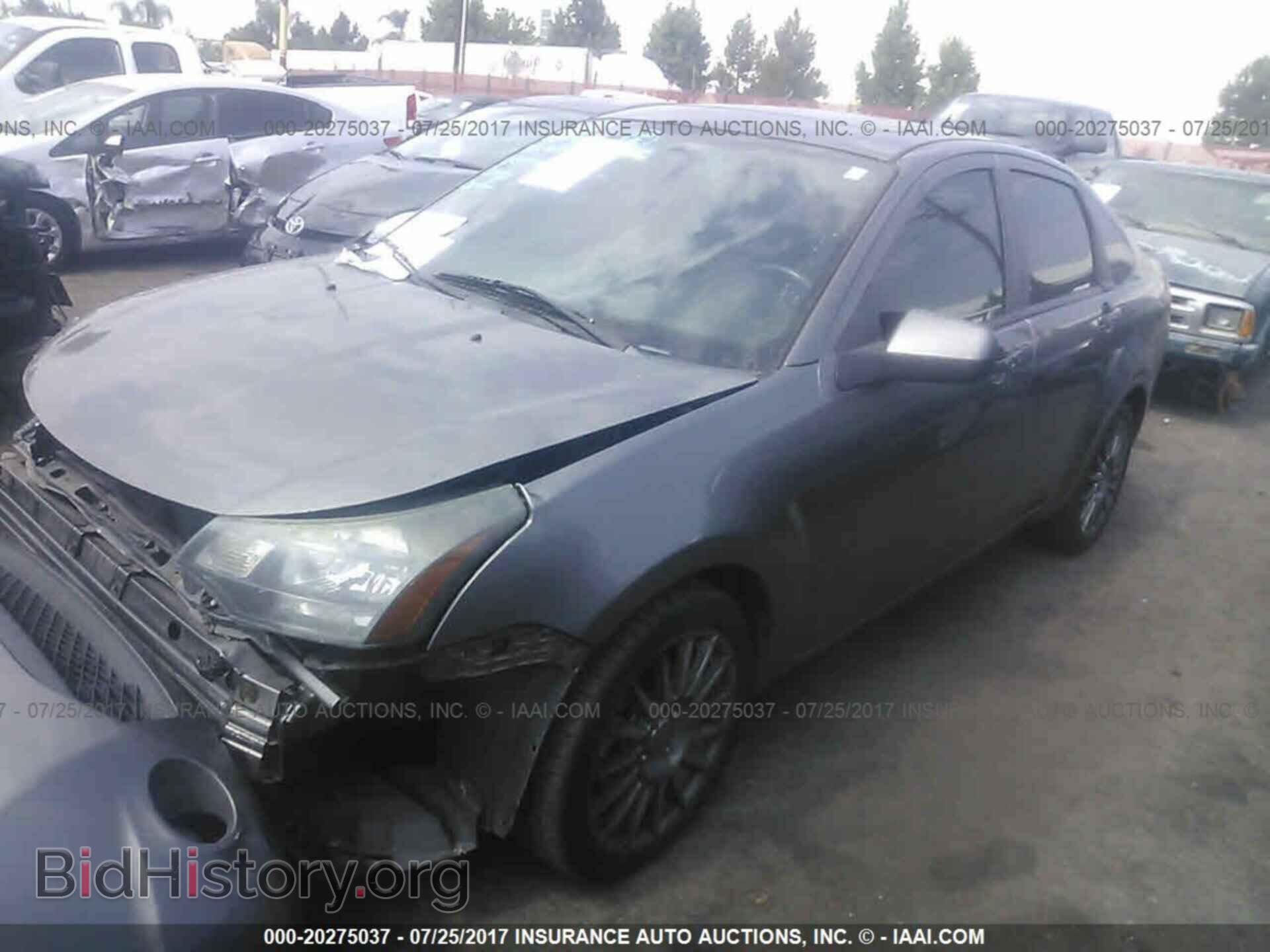 2011 Ford Focus - VIN: 1FAHP3GN7BW167480 - Фото 2