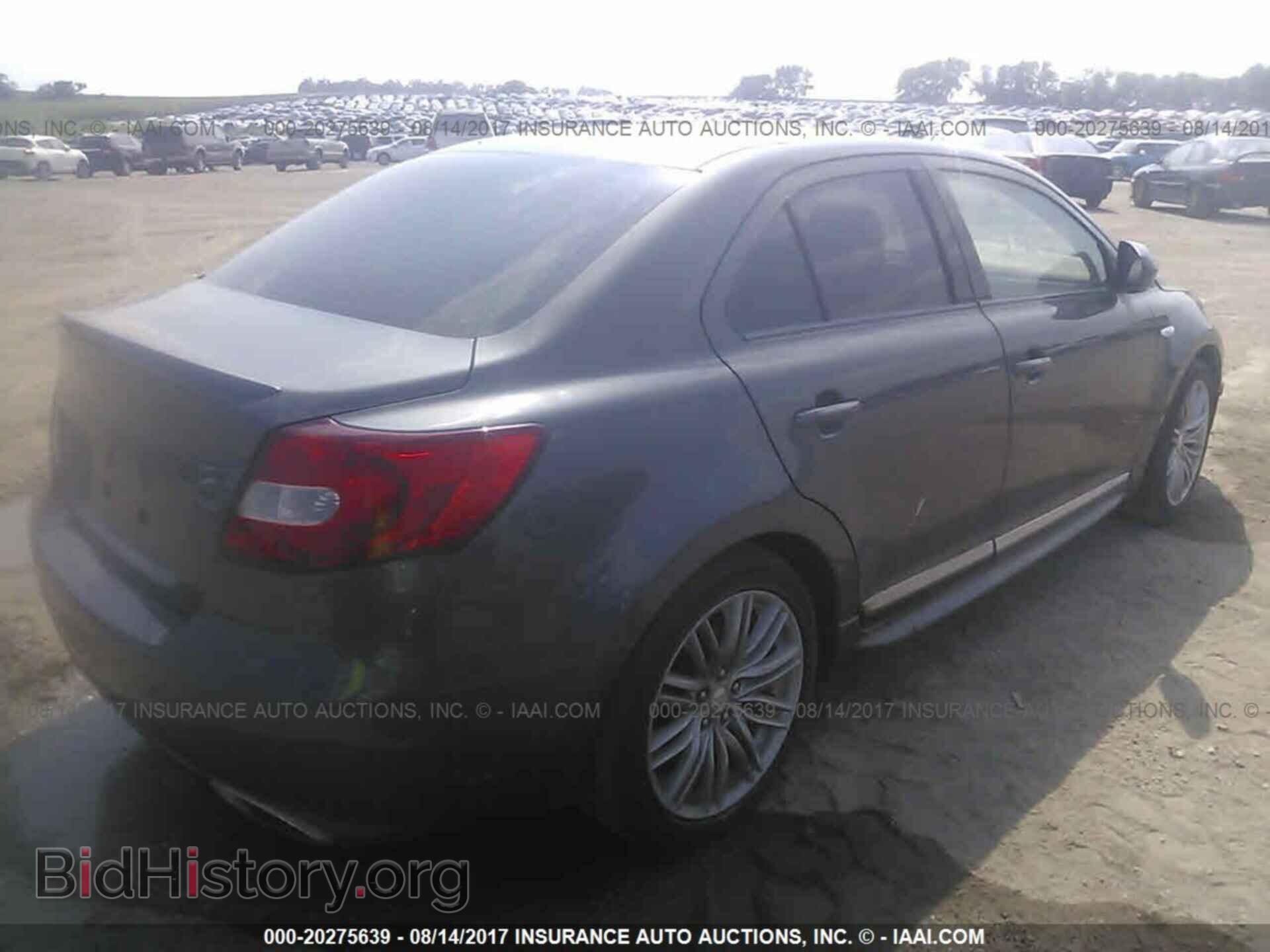2011 Suzuki Kizashi - VIN: JS2RF9A61B6110560 - Фото 4