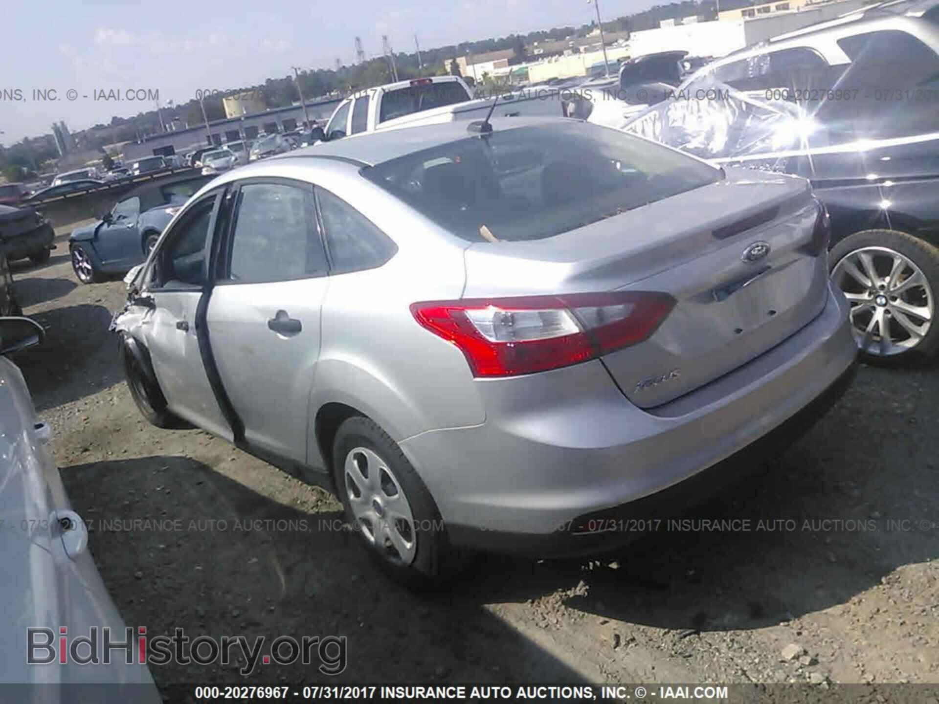 2012 Ford Focus - VIN: 1FAHP3E25CL204621 - Photo 3