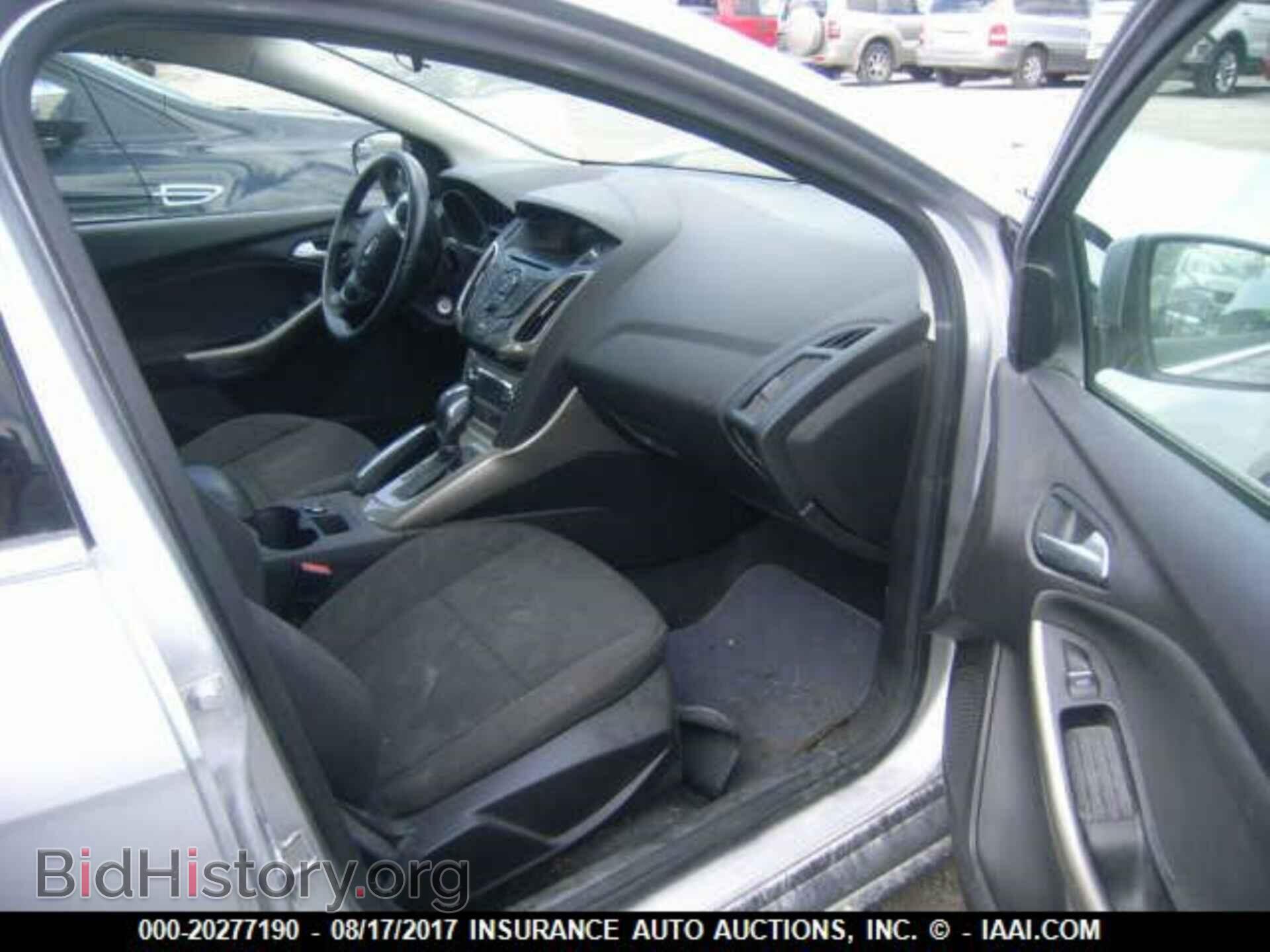 2012 Ford Focus - VIN: 1FAHP3M22CL349858 - Photo 5