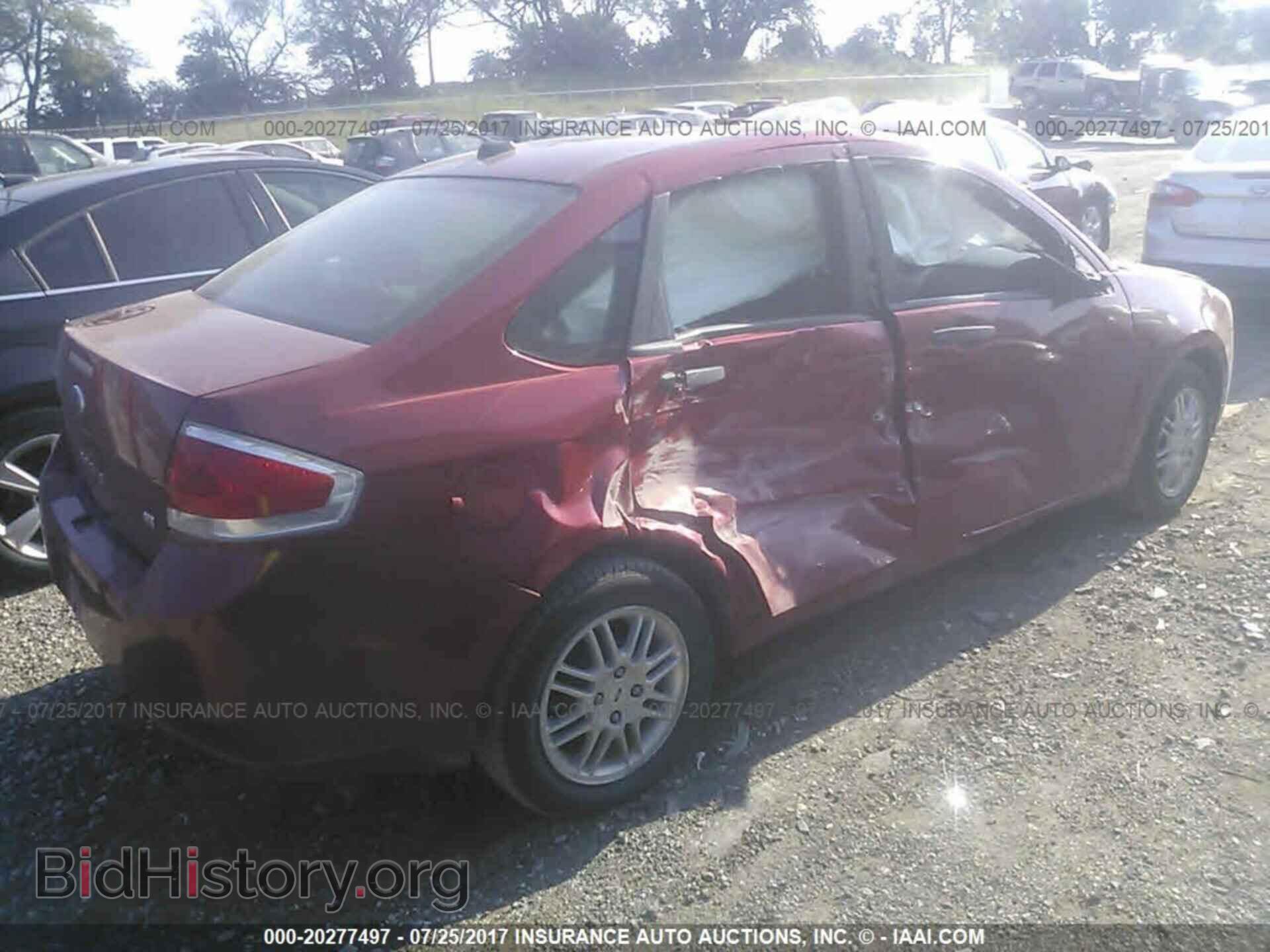 2011 Ford Focus - VIN: 1FAHP3FN3BW120769 - Фото 4