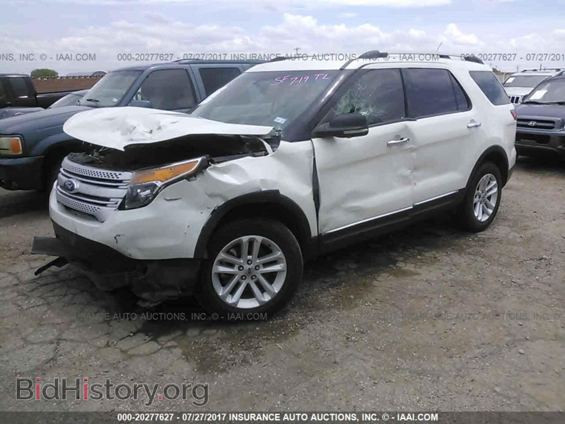 2011 Ford Explorer - VIN: 1FMHK8D89BGA47349 - Фото 2