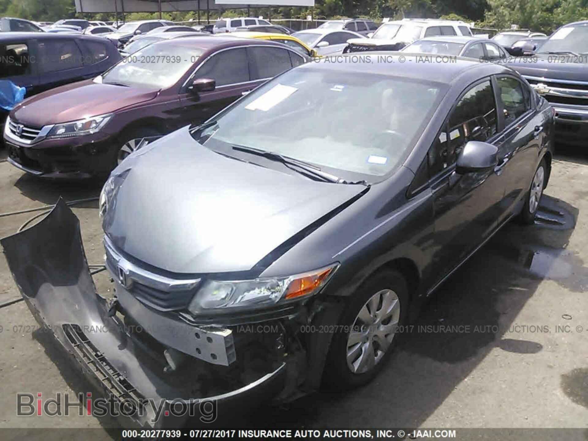 2012 Honda Civic - VIN: 2HGFB2F52CH585202 - Photo 2
