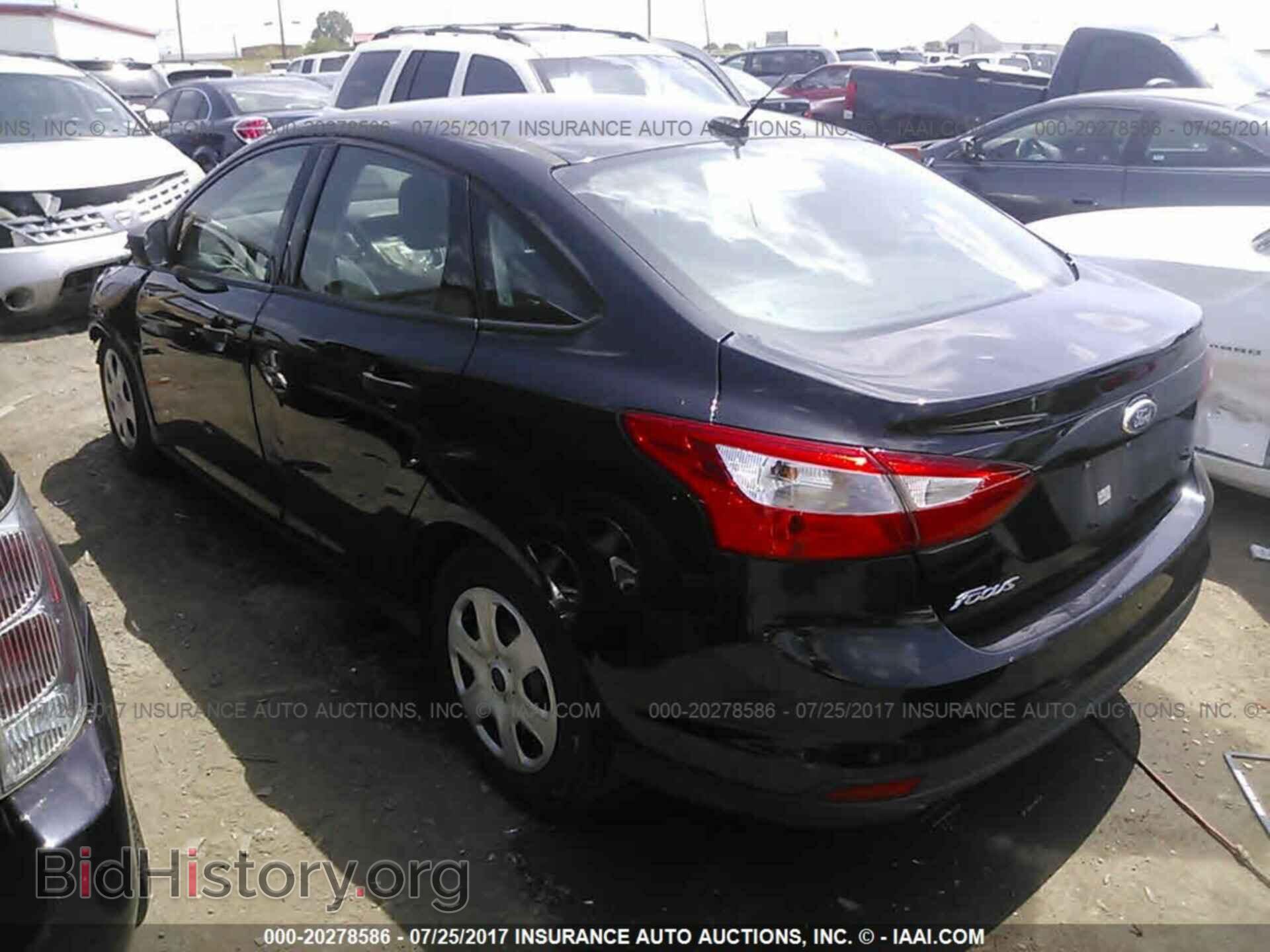 2012 Ford Focus - VIN: 1FAHP3E20CL300821 - Photo 3