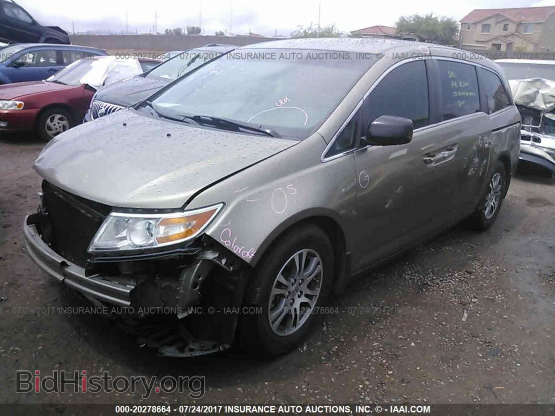 2011 Honda Odyssey - VIN: 5FNRL5H41BB004646 - Фото 2