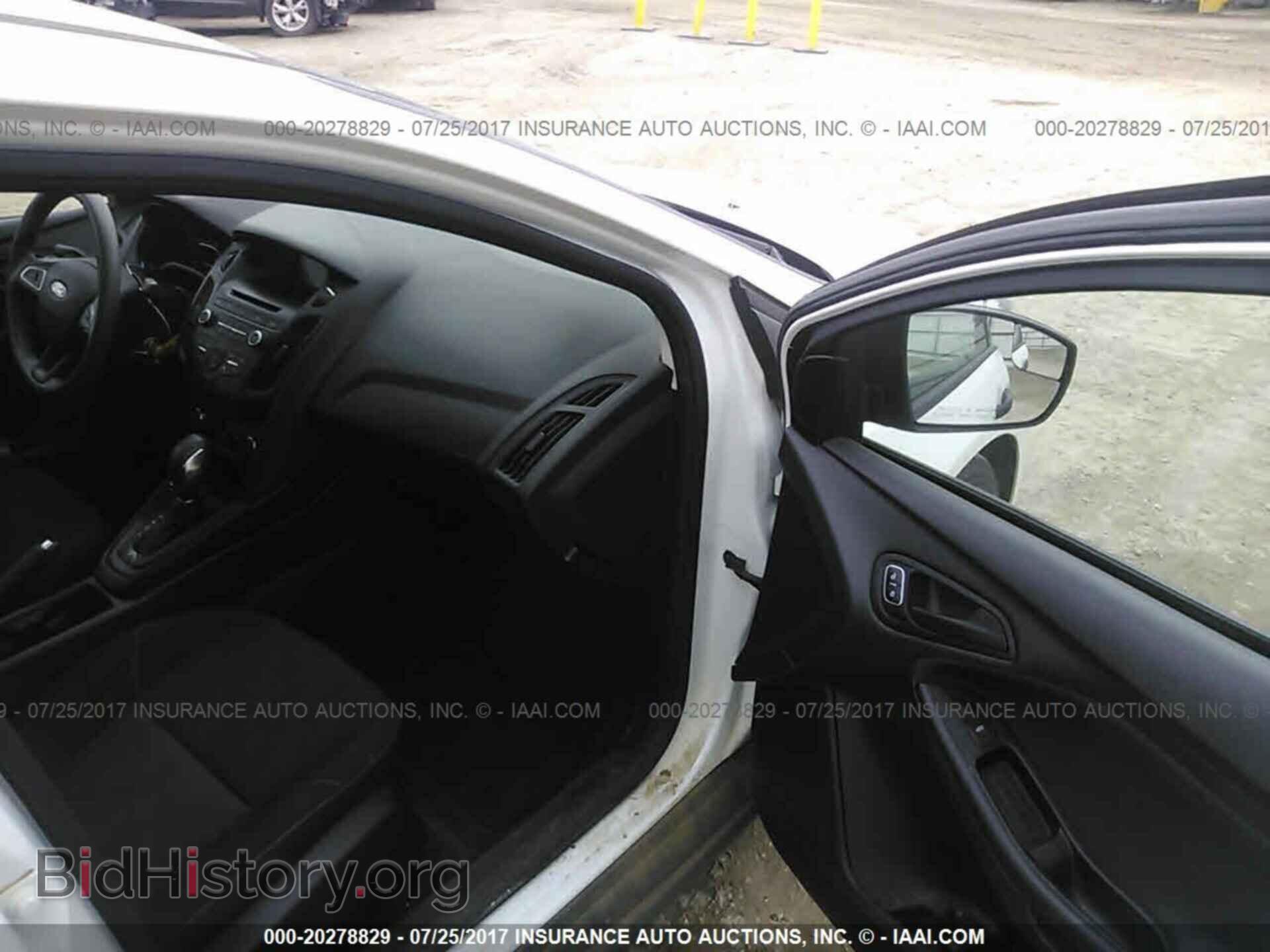2015 Ford Focus - VIN: 1FADP3E29FL218847 - Photo 5