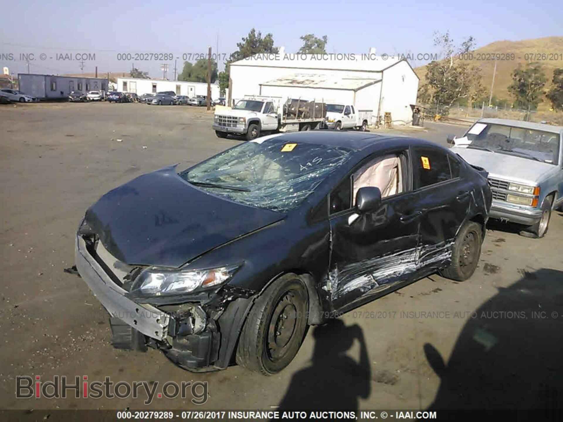 2013 Honda Civic - VIN: 19XFB2F85DE214458 - Photo 2