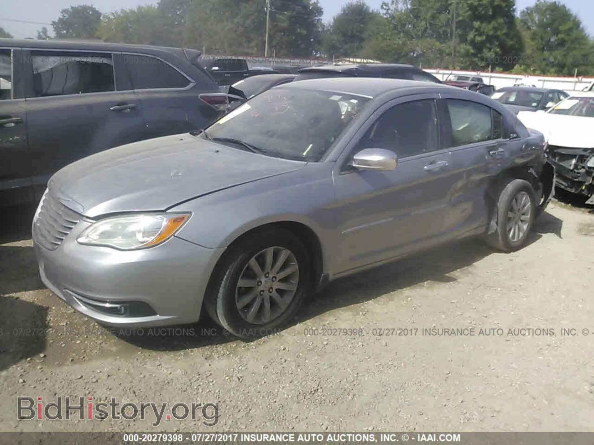 2013 Chrysler 200 - VIN: 1C3CCBCG8DN559169 - Photo 2