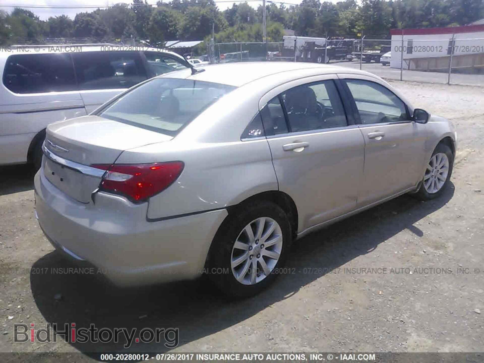 2013 Chrysler 200 - VIN: 1C3CCBBB9DN592672 - Photo 4