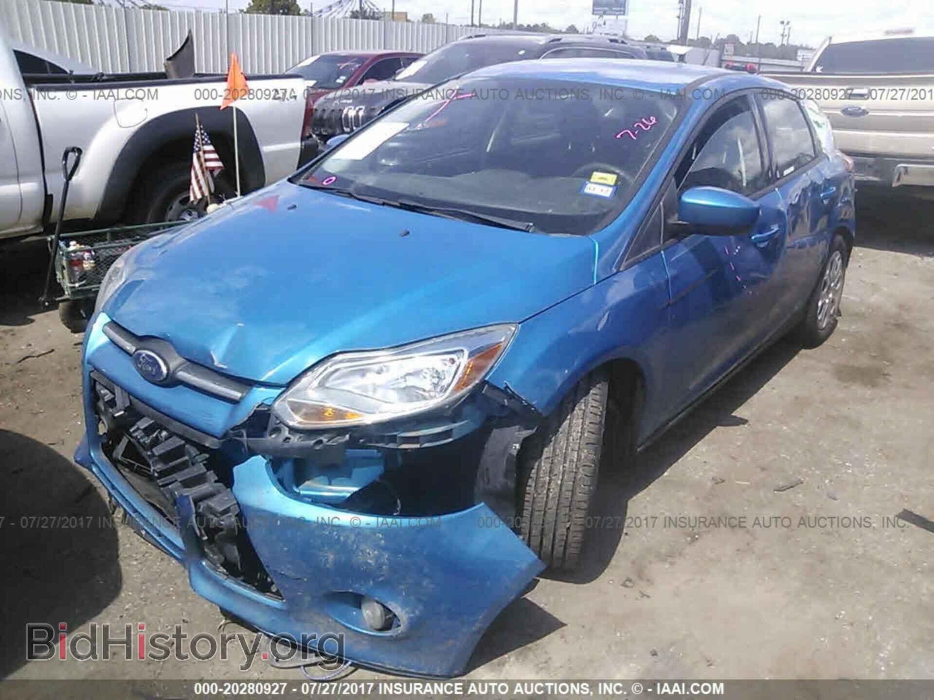 2012 Ford Focus - VIN: 1FAHP3K27CL256868 - Photo 2