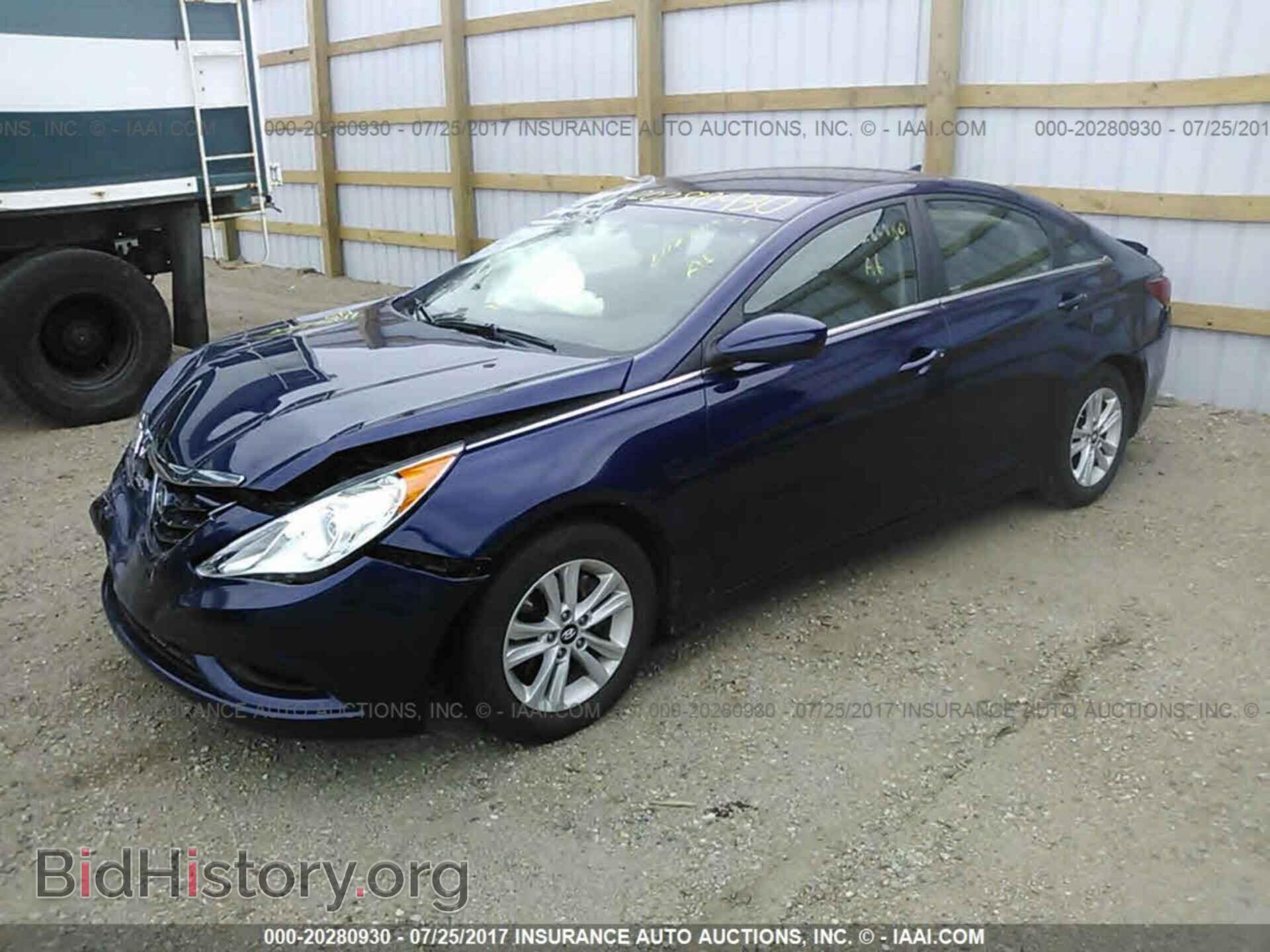 2012 Hyundai Sonata - VIN: 5NPEB4AC0CH355497 - Photo 2