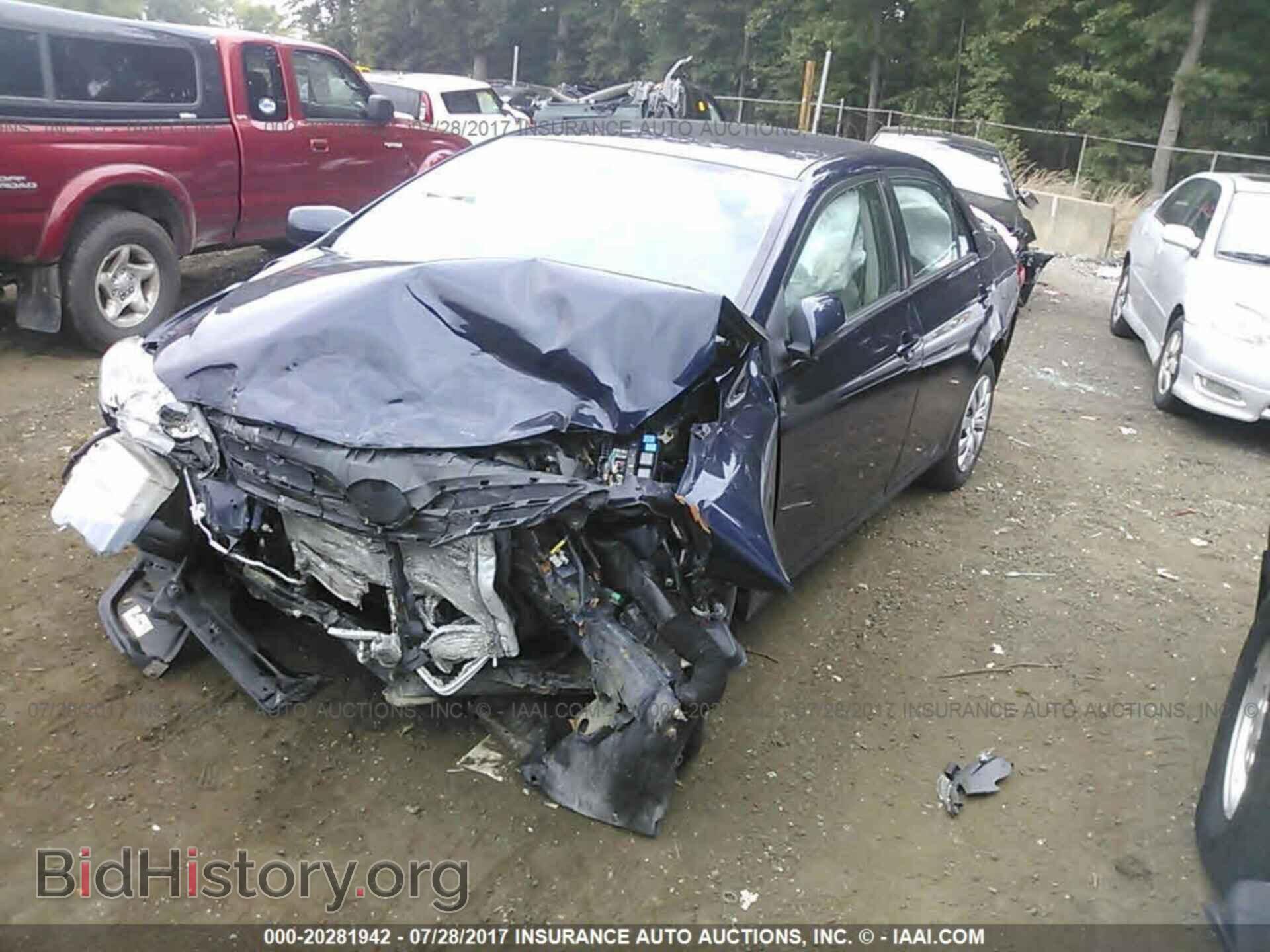 2013 Toyota Corolla - VIN: 2T1BU4EEXDC941802 - Photo 2