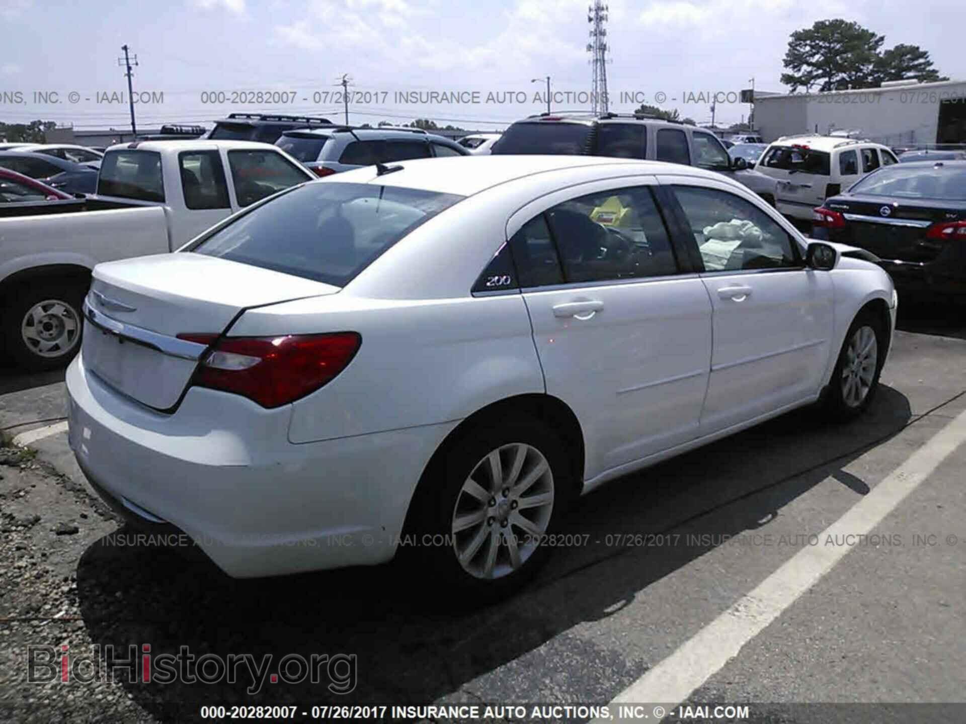 2013 Chrysler 200 - VIN: 1C3CCBBB7DN666218 - Photo 4