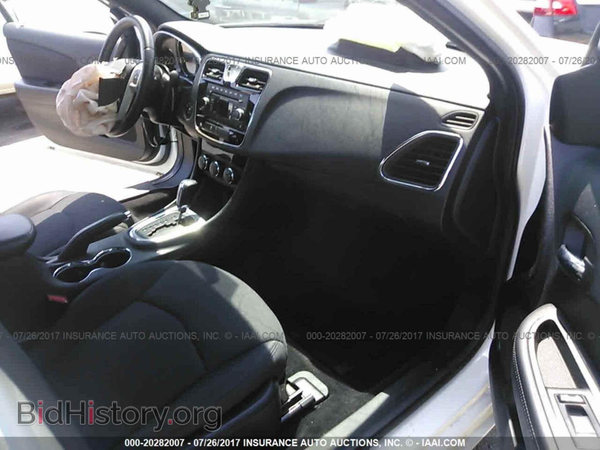 2013 Chrysler 200 - VIN: 1C3CCBBB7DN666218 - Photo 5