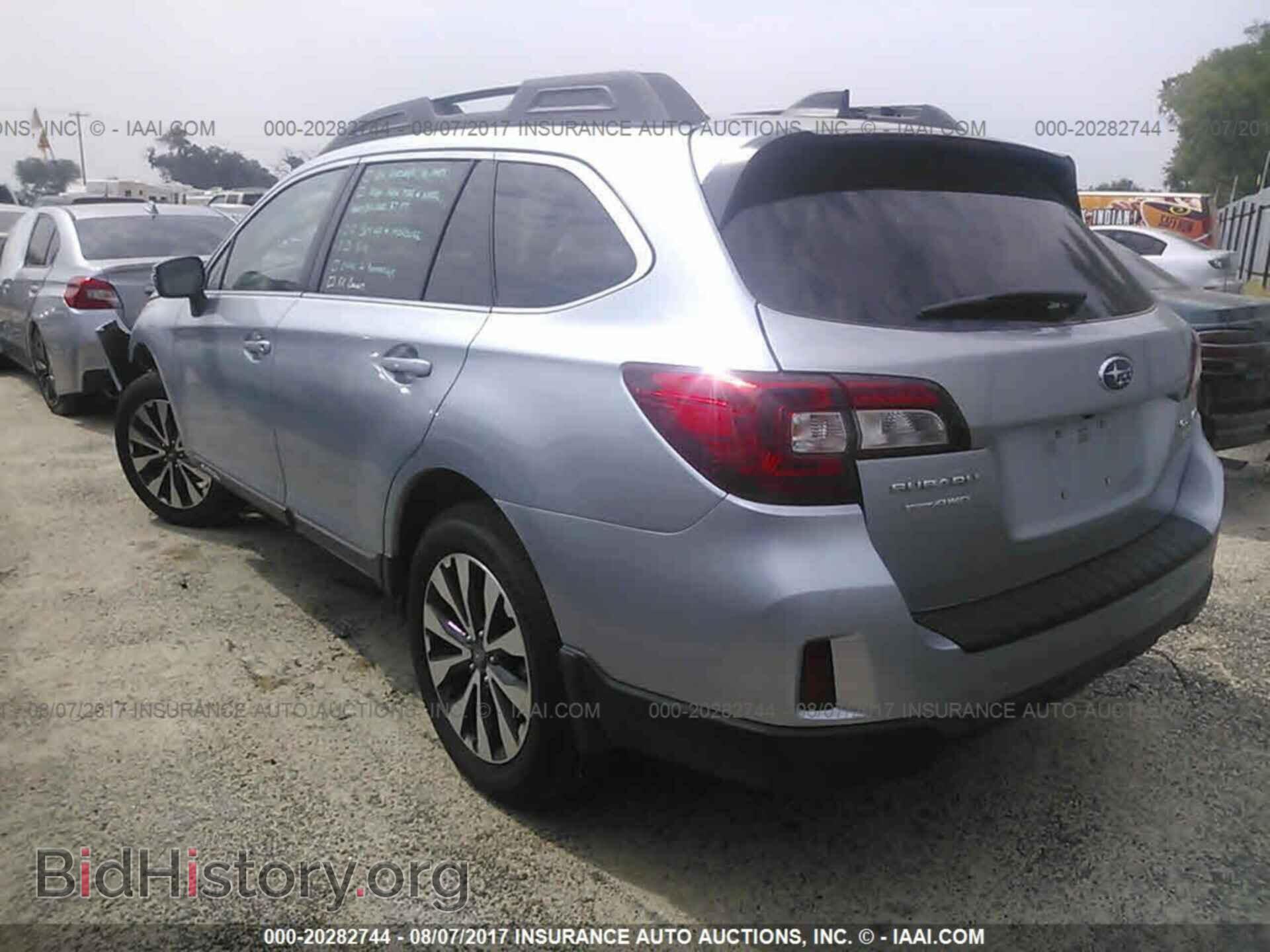 2017 Subaru Outback - VIN: 4S4BSANC4H3267725 - Фото 3