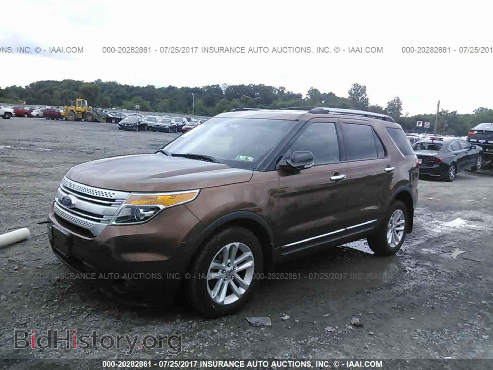 2011 Ford Explorer - VIN: 1FMHK8D85BGA90179 - Photo 2