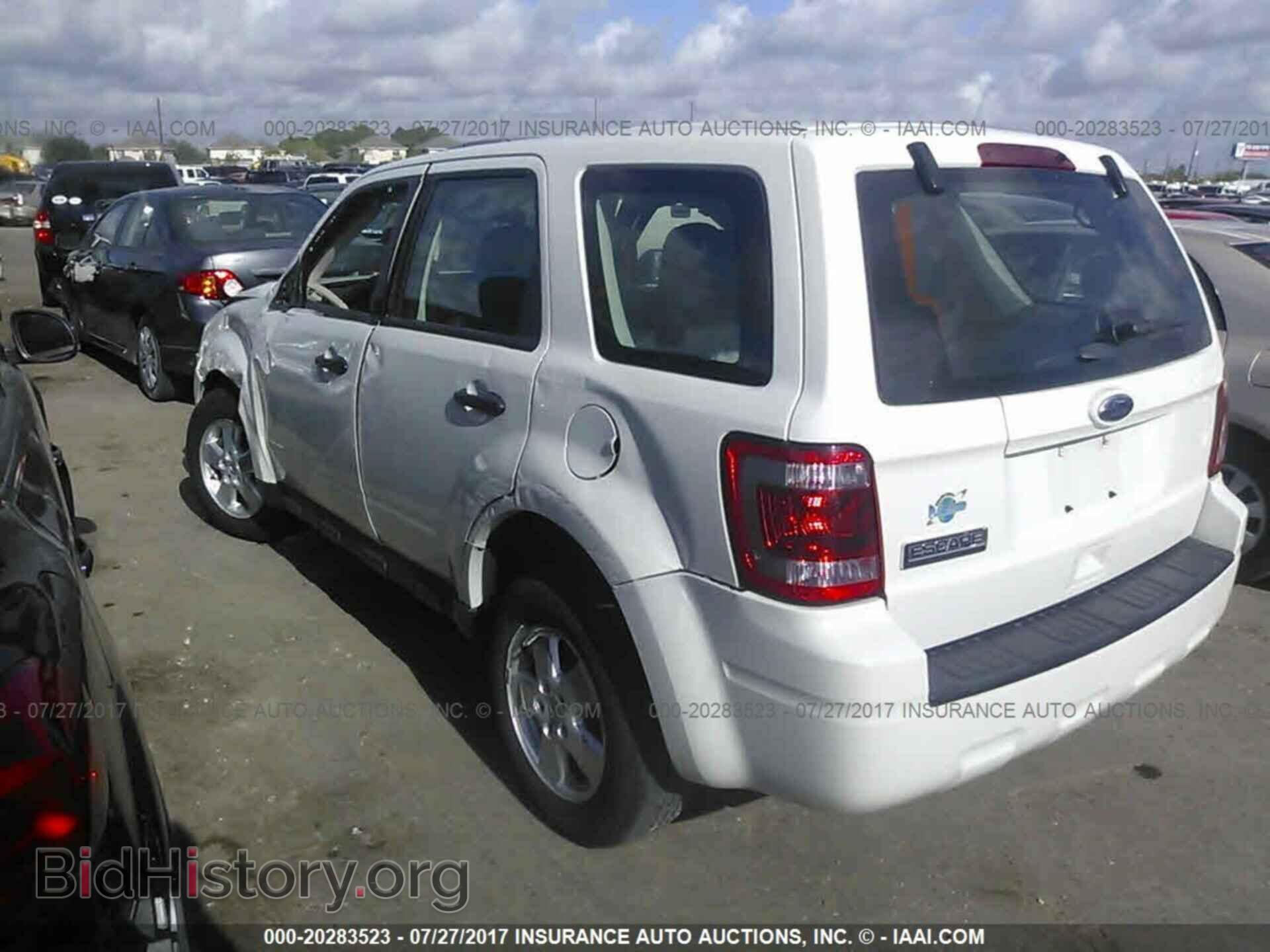 2012 Ford Escape - VIN: 1FMCU0C76CKC65374 - Photo 3