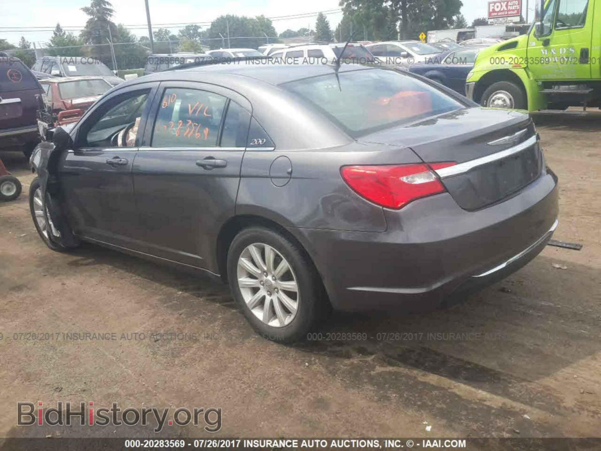 2014 Chrysler 200 - VIN: 1C3CCBBB5EN179875 - Photo 3