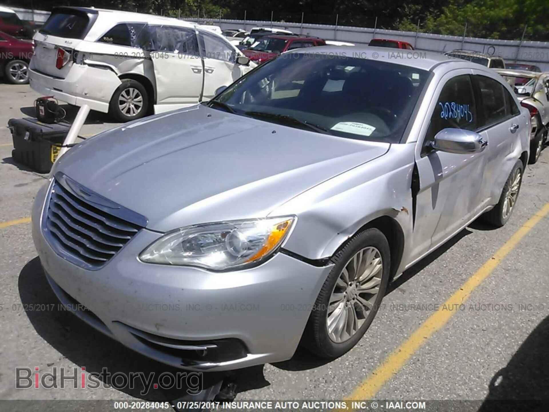 2012 Chrysler 200 - VIN: 1C3CCBCG9CN326349 - Фото 2