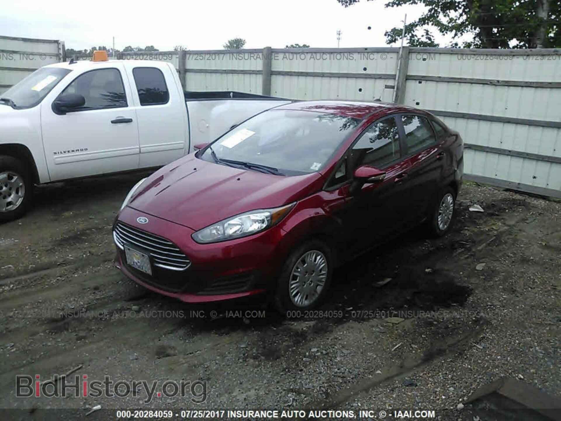 2014 Ford Fiesta - VIN: 3FADP4BJ5EM207052 - Фото 2