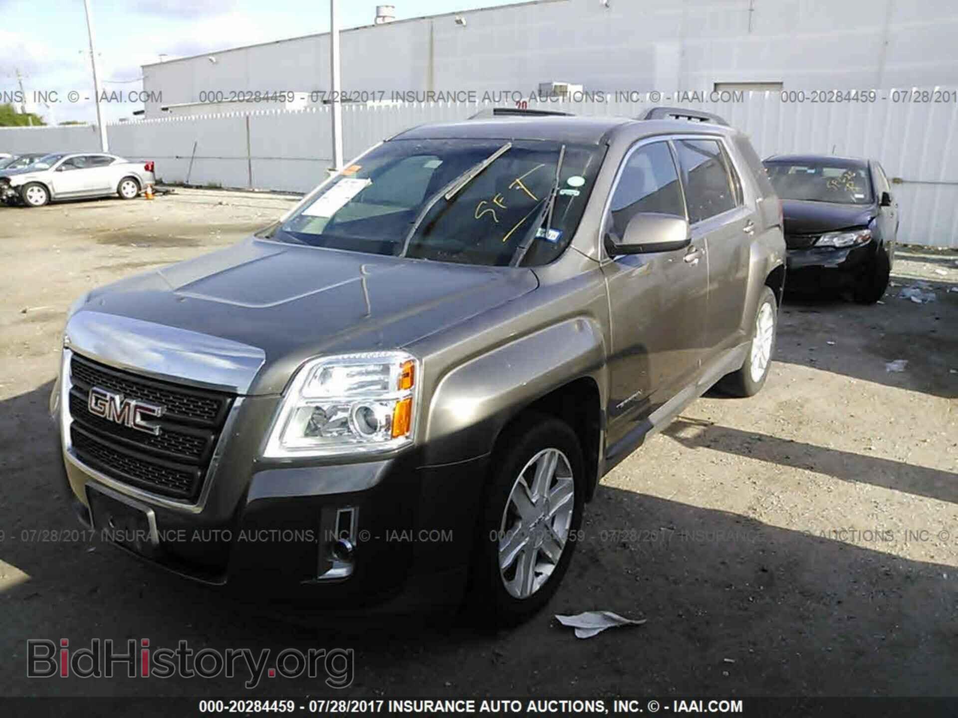 2011 Gmc Terrain - VIN: 2CTALSEC8B6326878 - Photo 2