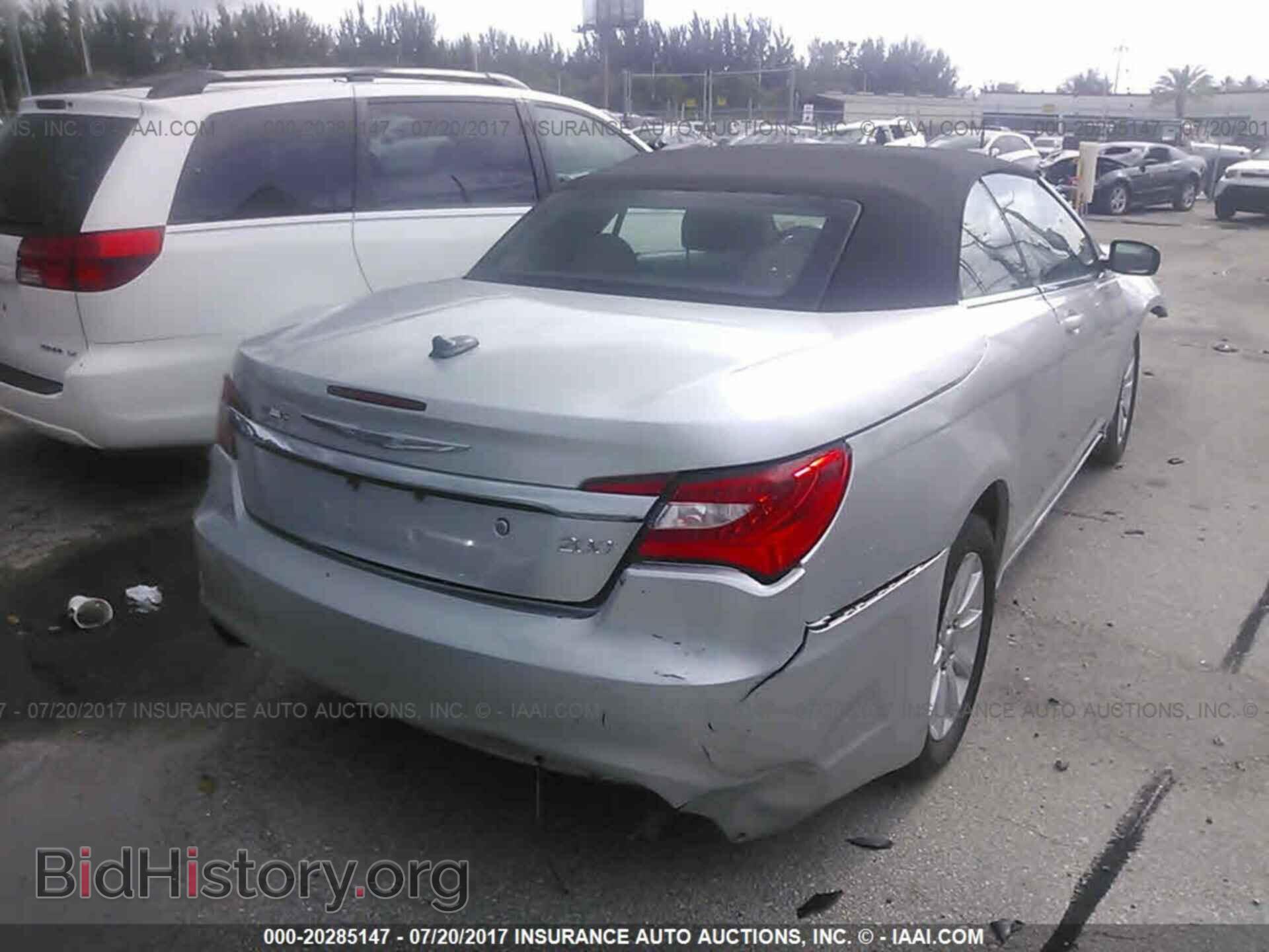 2012 Chrysler 200 - VIN: 1C3BCBEB7CN121934 - Photo 4