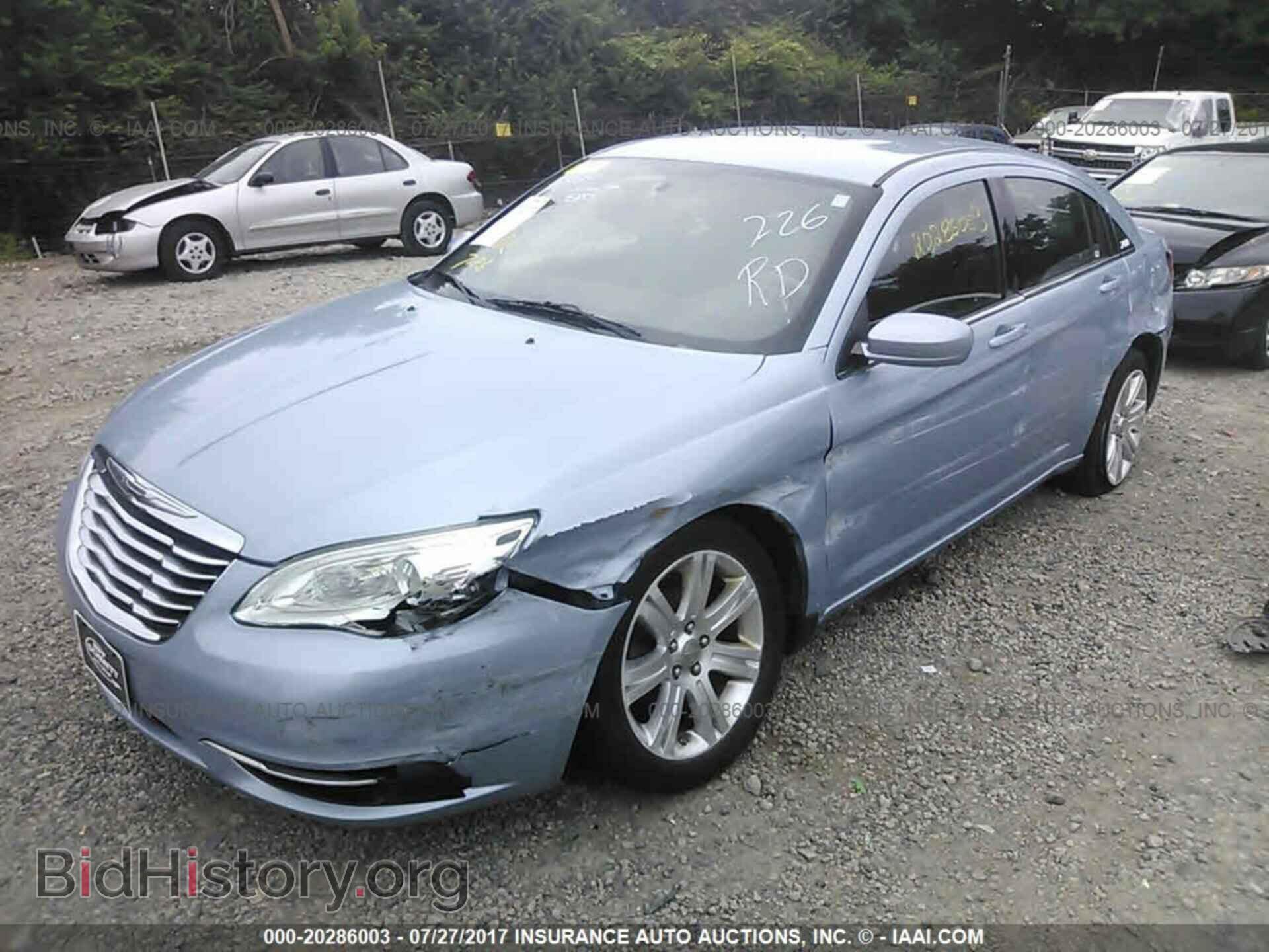 2012 Chrysler 200 - VIN: 1C3CCBBB8CN298792 - Фото 2