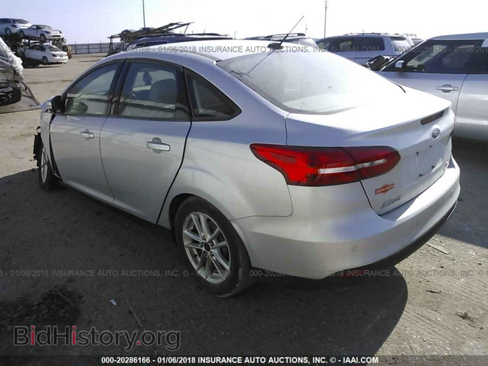 2015 Ford Focus - VIN: 1FADP3F28FL340680 - Фото 3