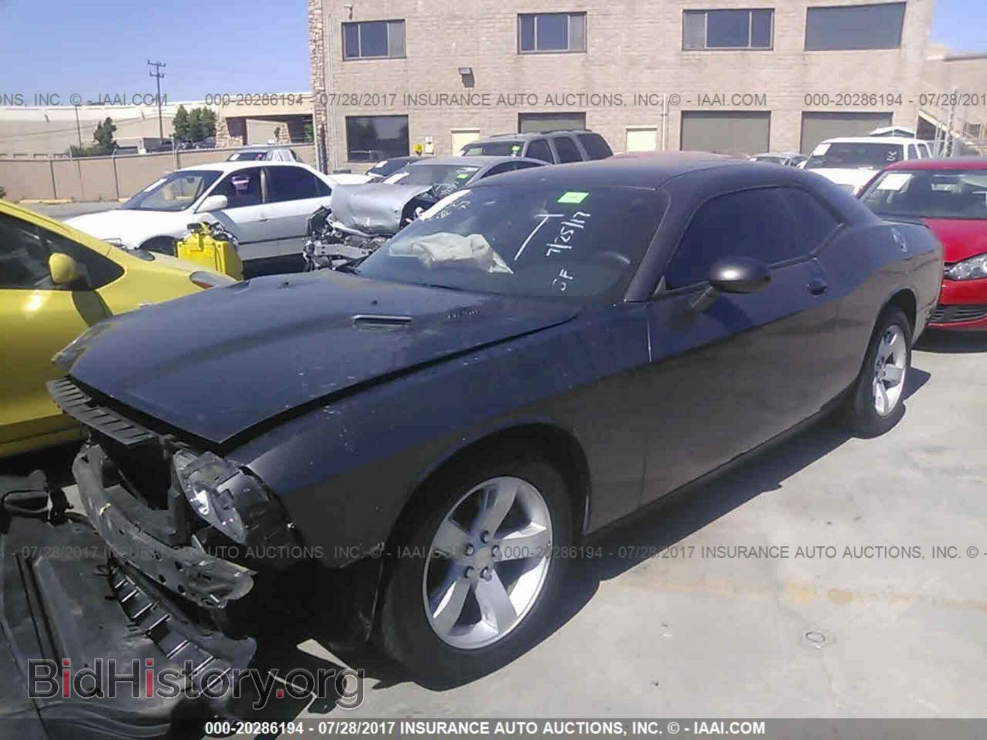 2014 Dodge Challenger - VIN: 2C3CDYBT3EH307712 - Фото 2