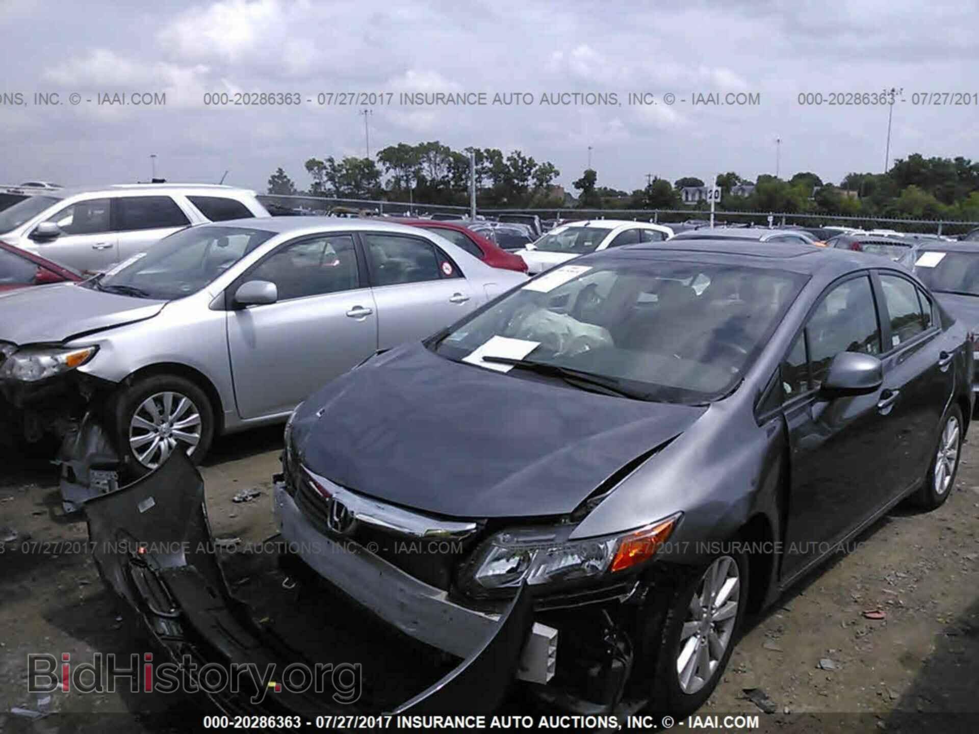 2012 Honda Civic - VIN: 19XFB2F86CE379868 - Photo 2