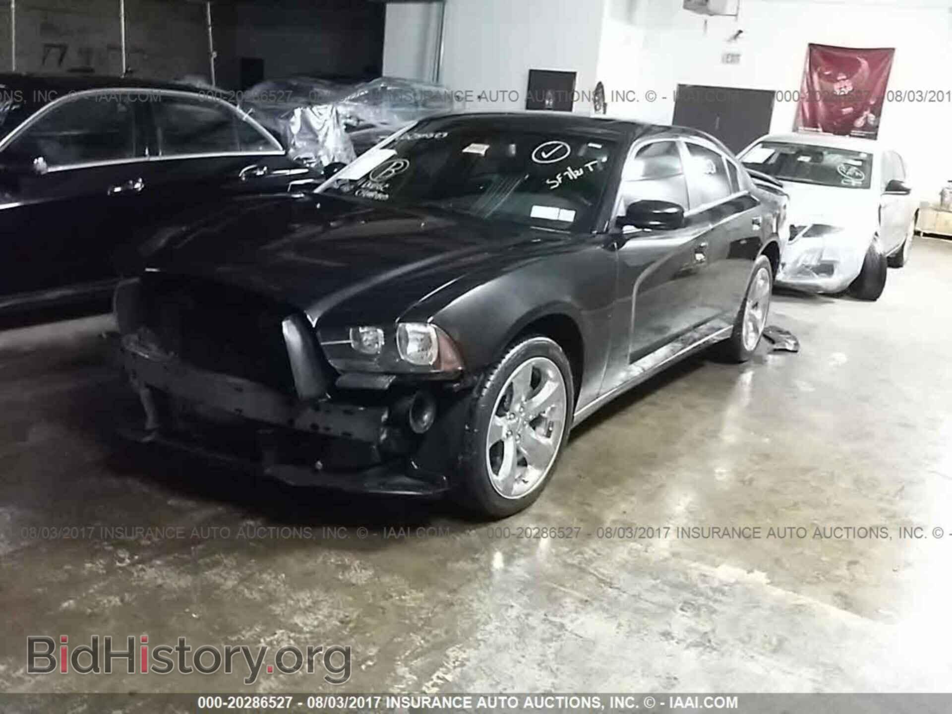 2011 Dodge Charger - VIN: 2B3CL3CG7BH524373 - Фото 2