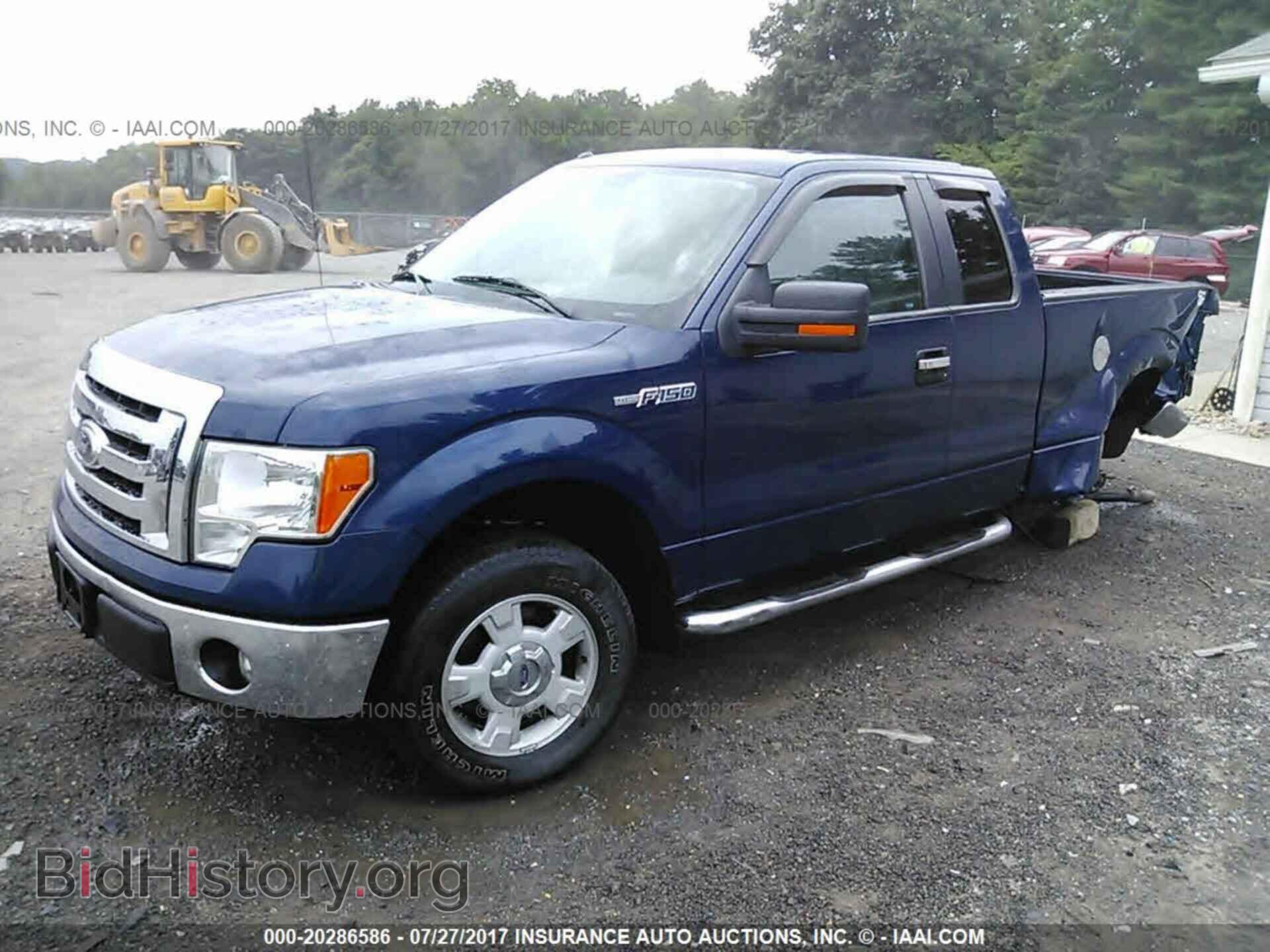 2011 Ford F150 - VIN: 1FTFX1CF0BFB40593 - Photo 2