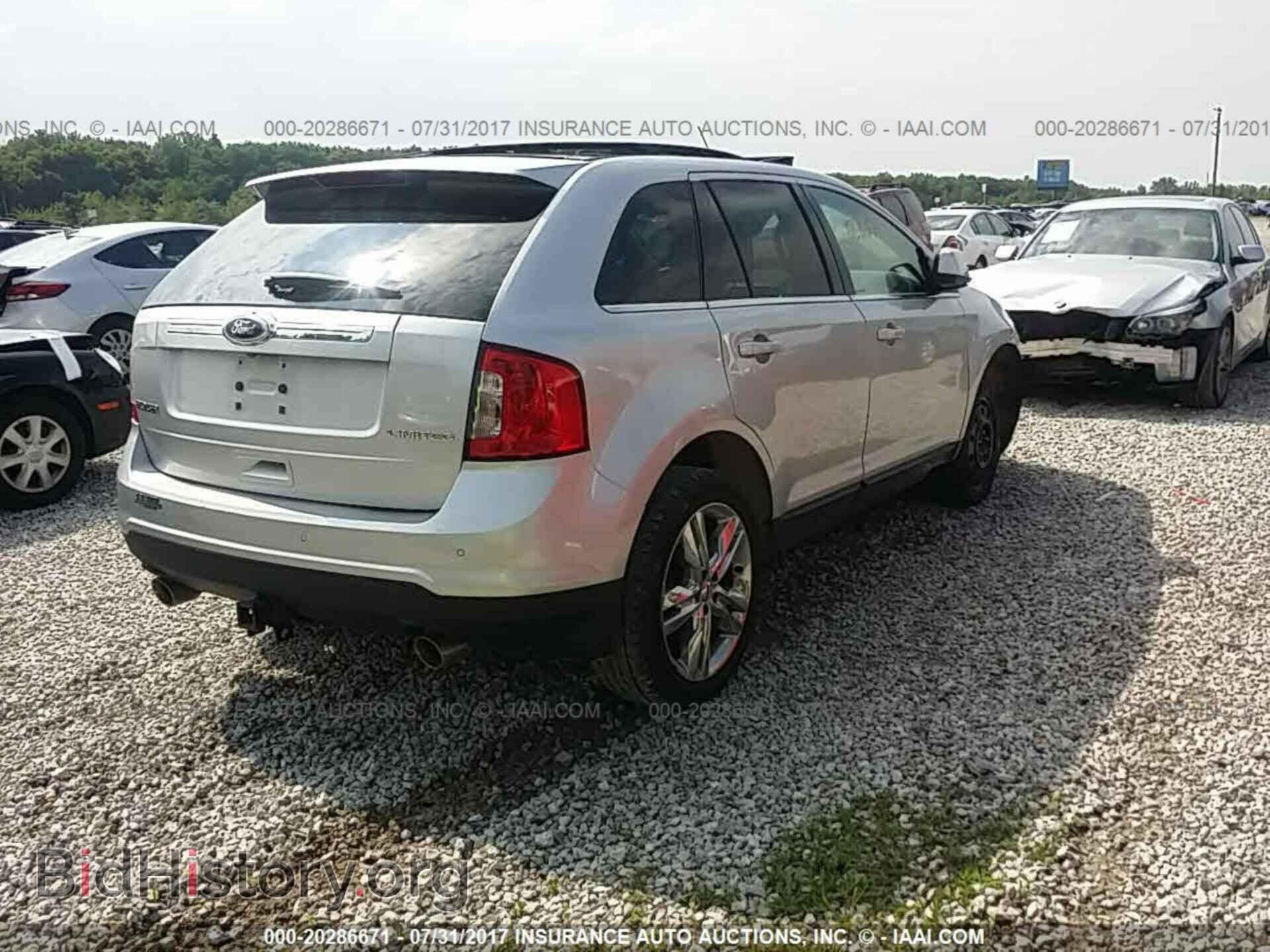2011 Ford Edge - VIN: 2FMDK3KC8BBA30283 - Photo 4