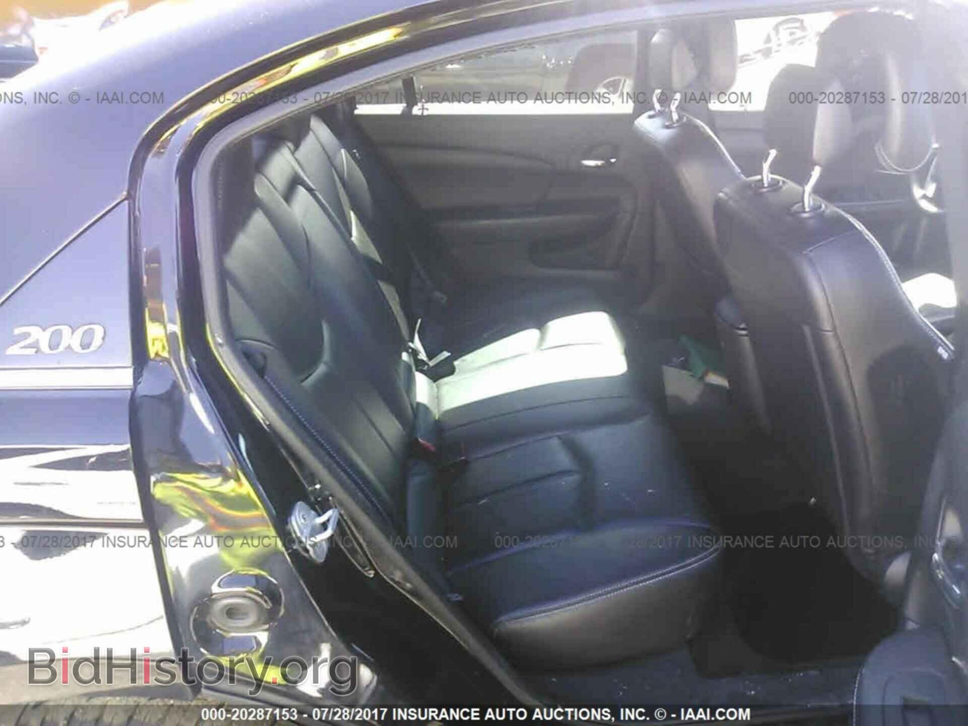 2011 Chrysler 200 - VIN: 1C3BC2FG3BN590317 - Photo 8