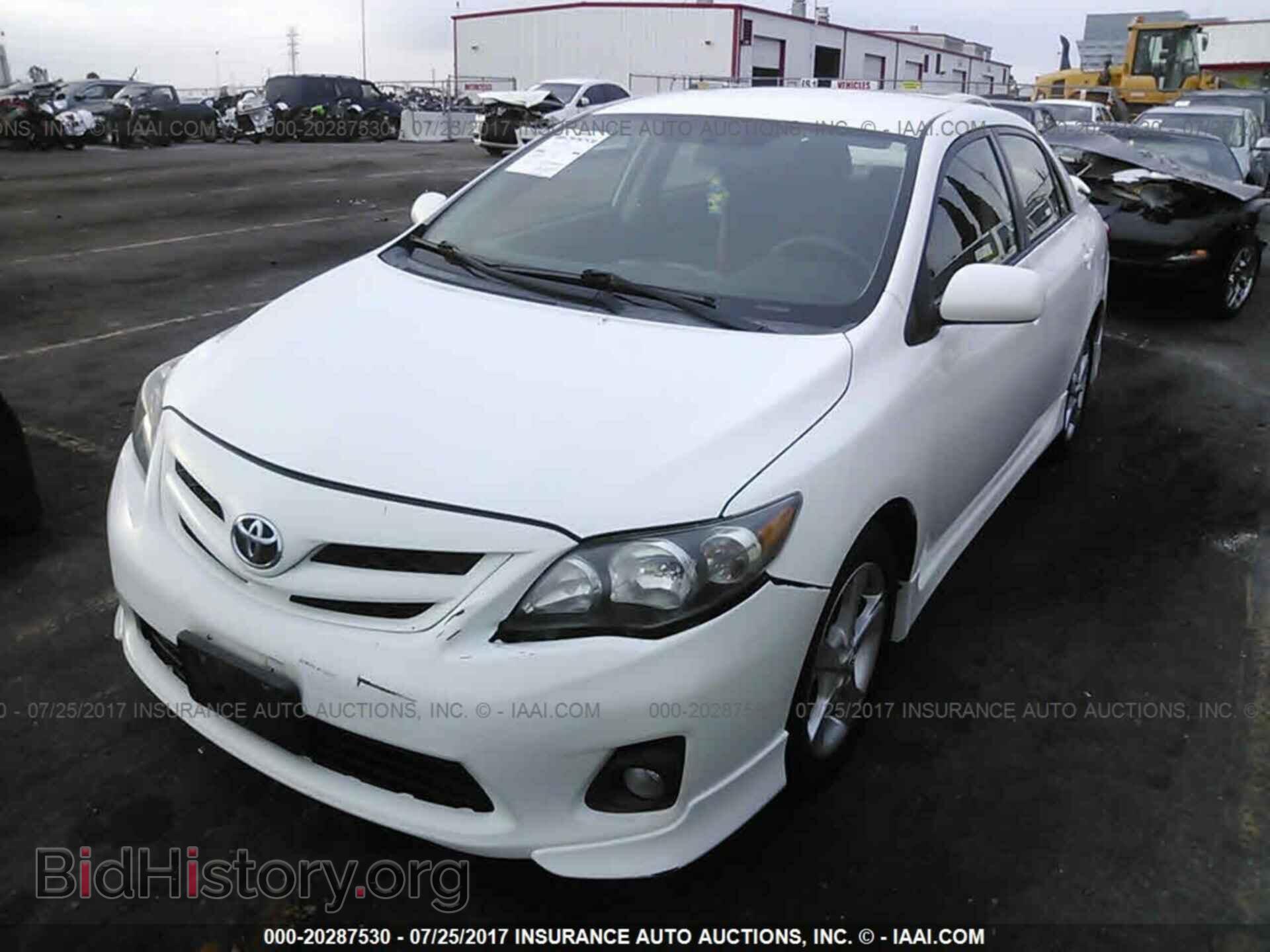 2011 Toyota Corolla - VIN: 2T1BU4EE9BC600209 - Фото 2