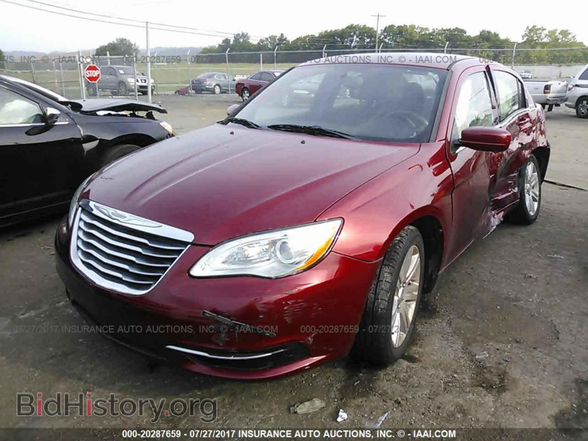 2013 Chrysler 200 - VIN: 1C3CCBBB0DN525376 - Фото 2