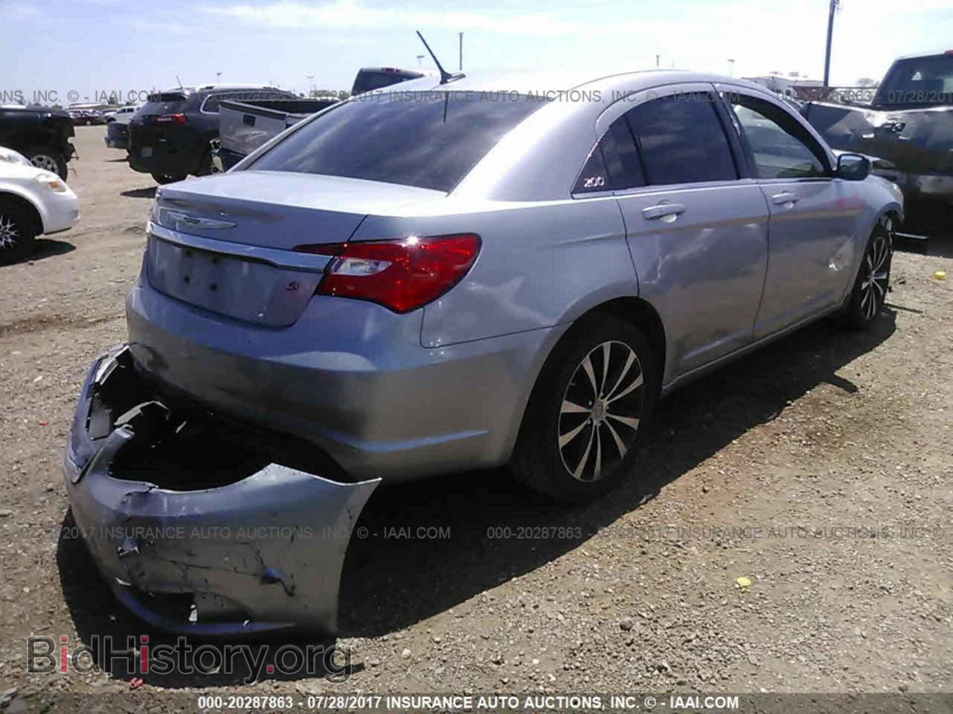 2014 Chrysler 200 - VIN: 1C3CCBBB9EN171729 - Photo 4