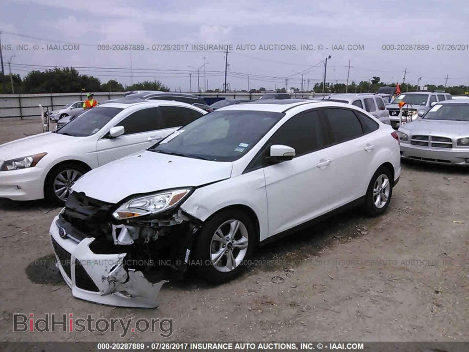 2013 Ford Focus - VIN: 1FADP3F2XDL302414 - Фото 2