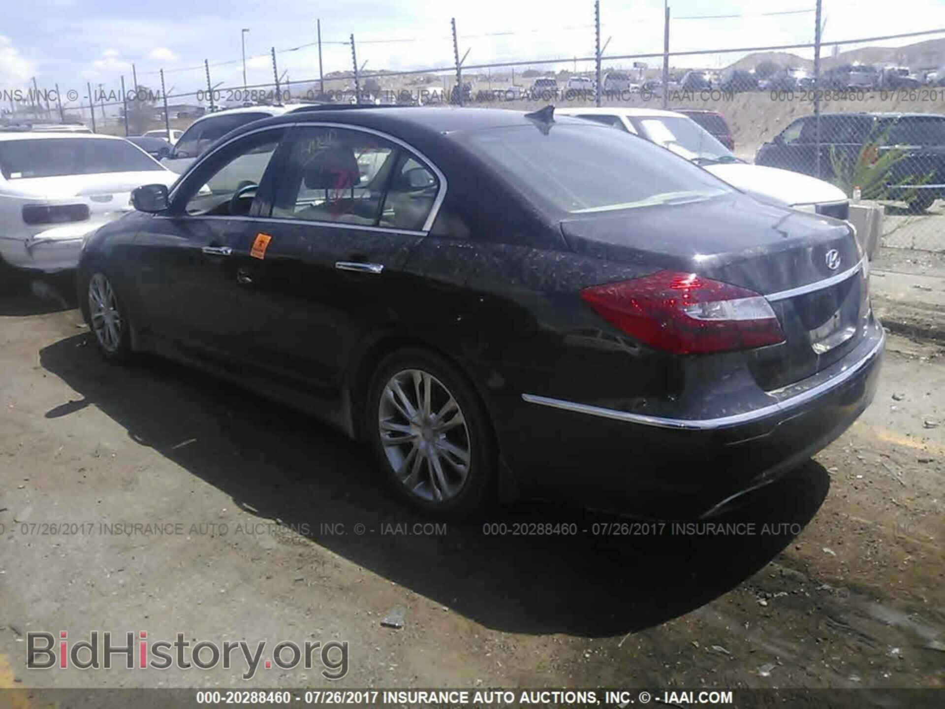 2013 Hyundai Genesis - VIN: KMHGC4DD3DU246142 - Фото 3