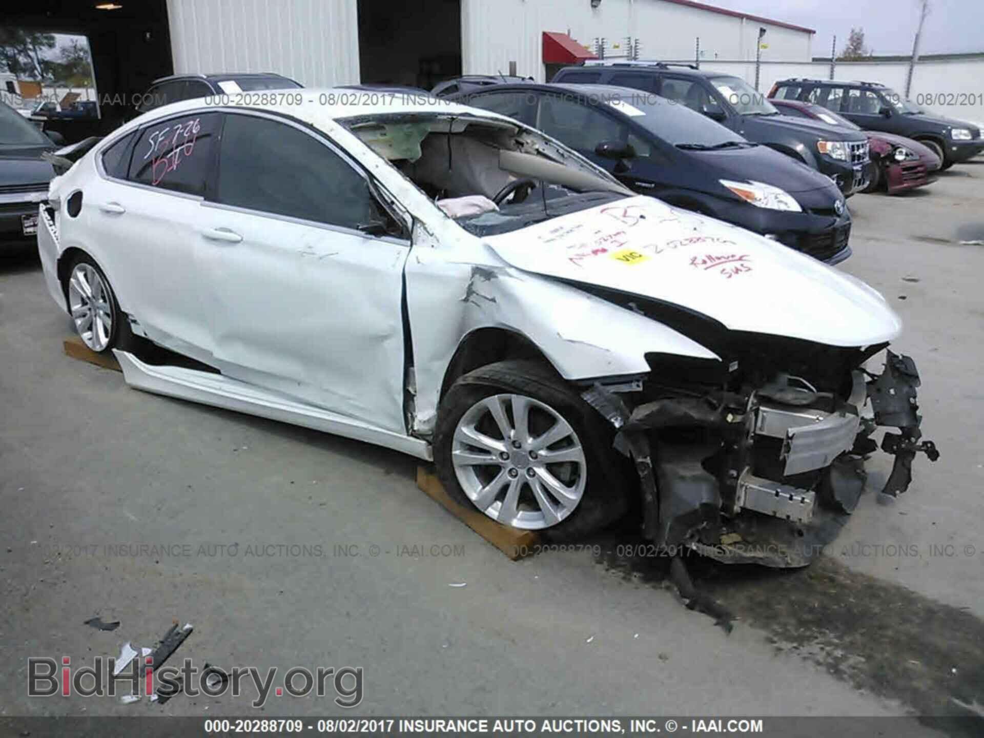 Photo 1C3CCCAB7FN659473 - Chrysler 200 2015