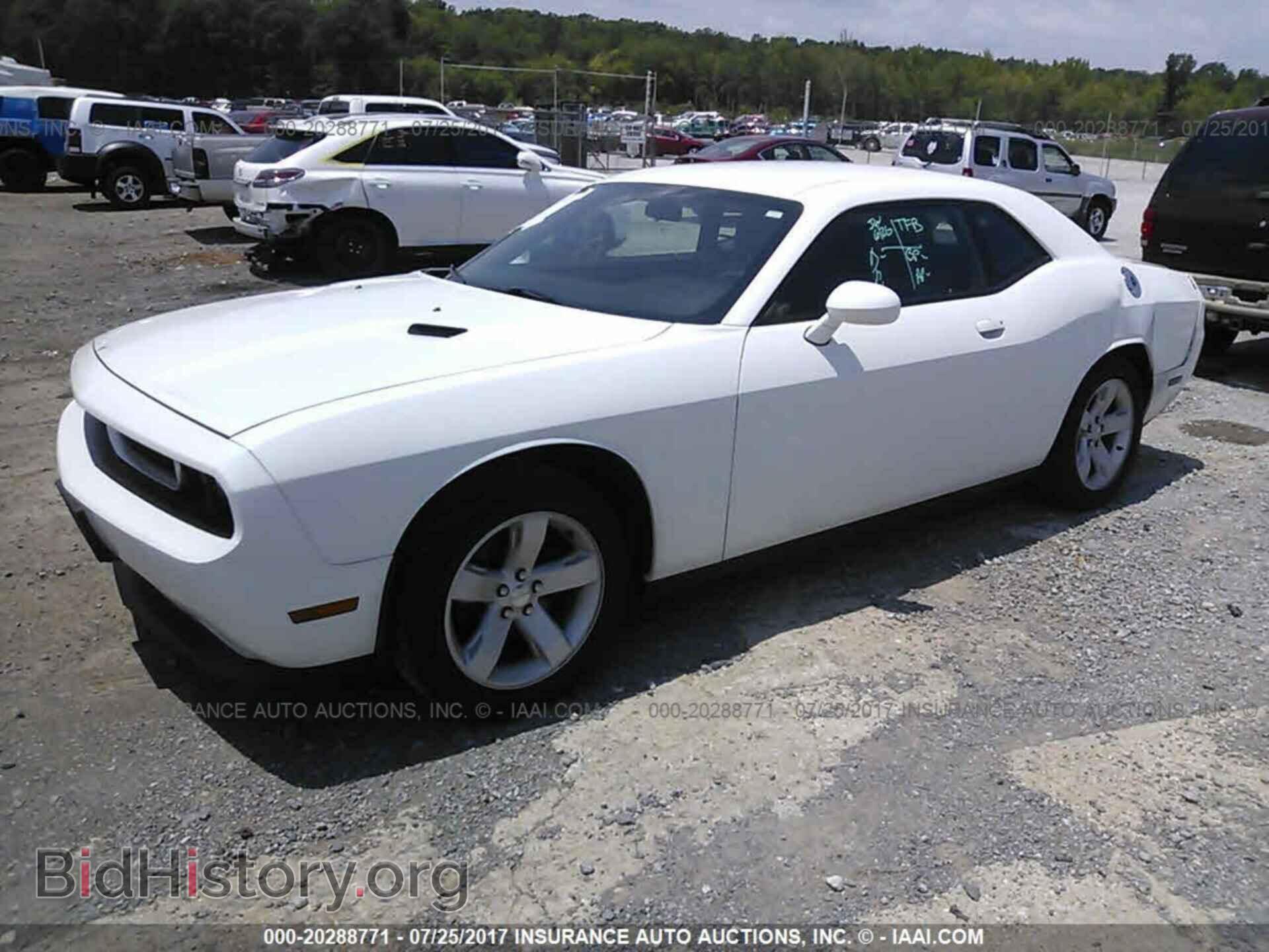 2014 Dodge Challenger - VIN: 2C3CDYAG8EH289504 - Фото 2